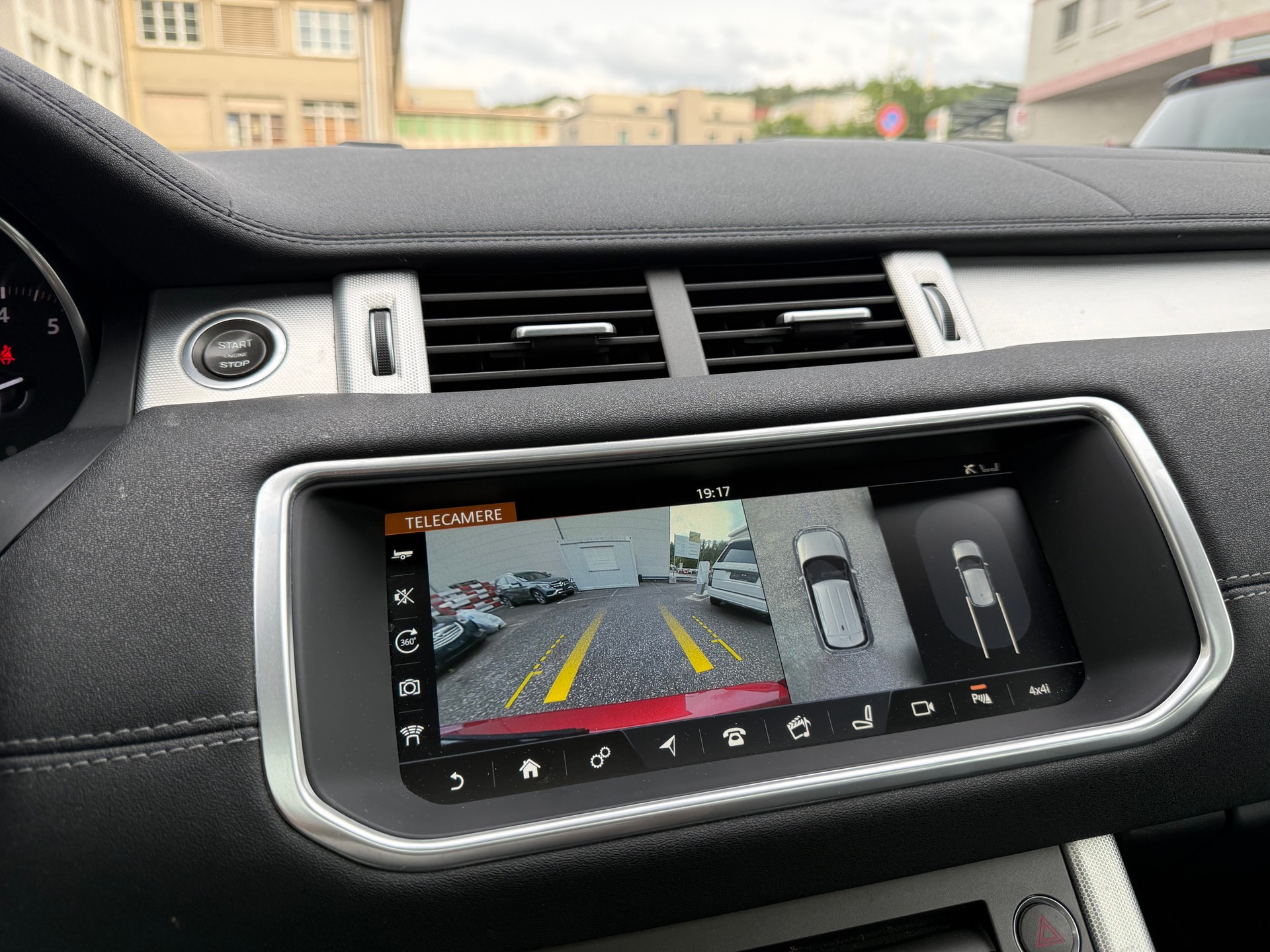 LAND ROVER Range Rover Evoque 2.0 Si4 HSE Dynamic AT9-image-5