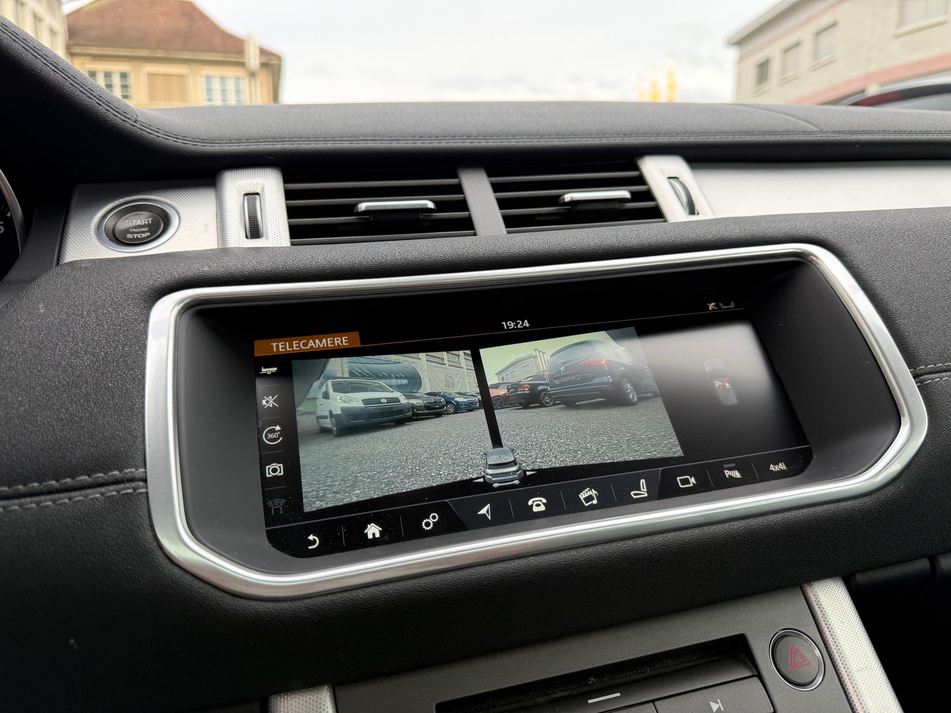 LAND ROVER Range Rover Evoque 2.0 Si4 HSE Dynamic AT9-image-12