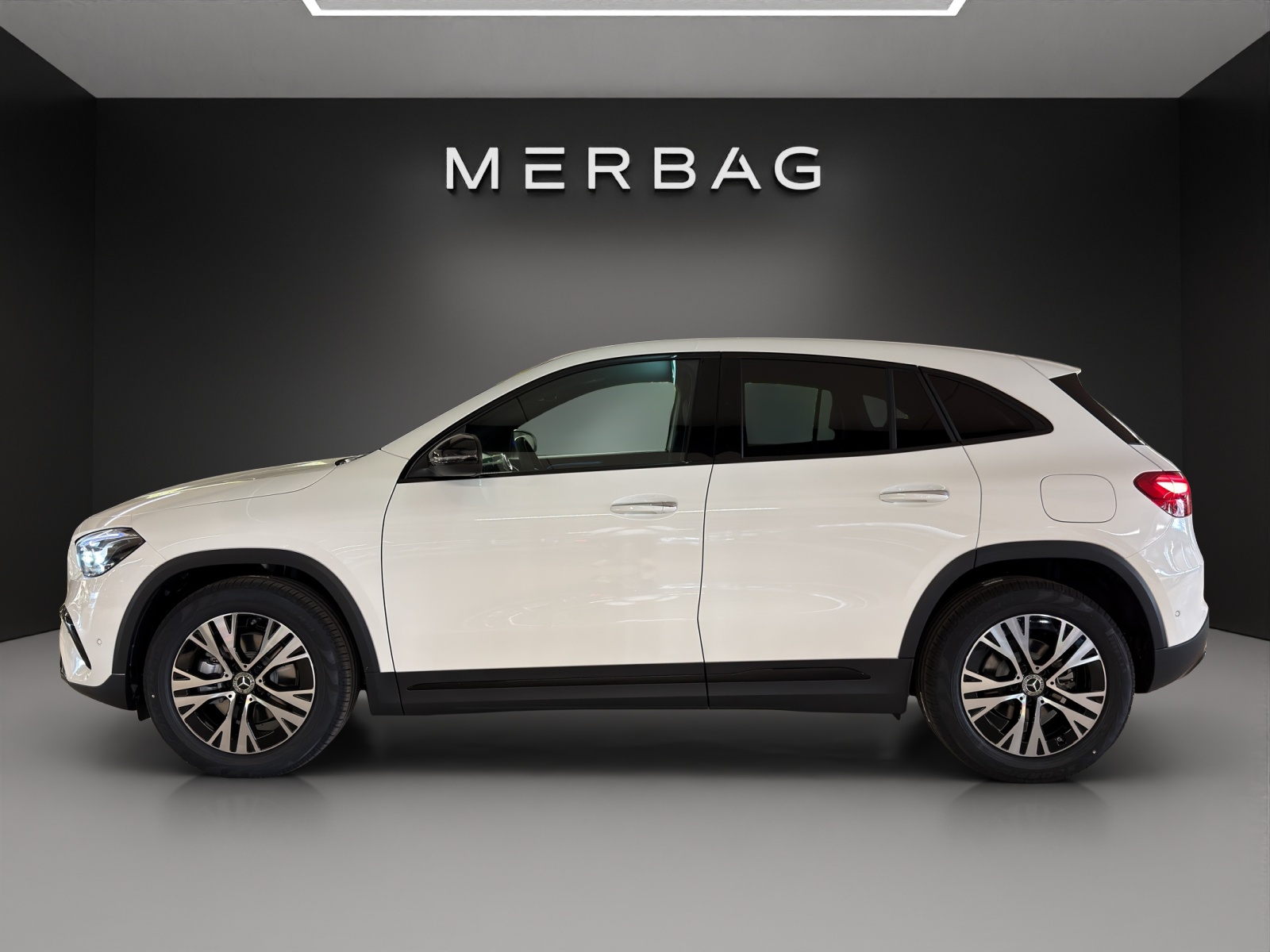 MERCEDES-BENZ GLA 200 Night Star-image-2