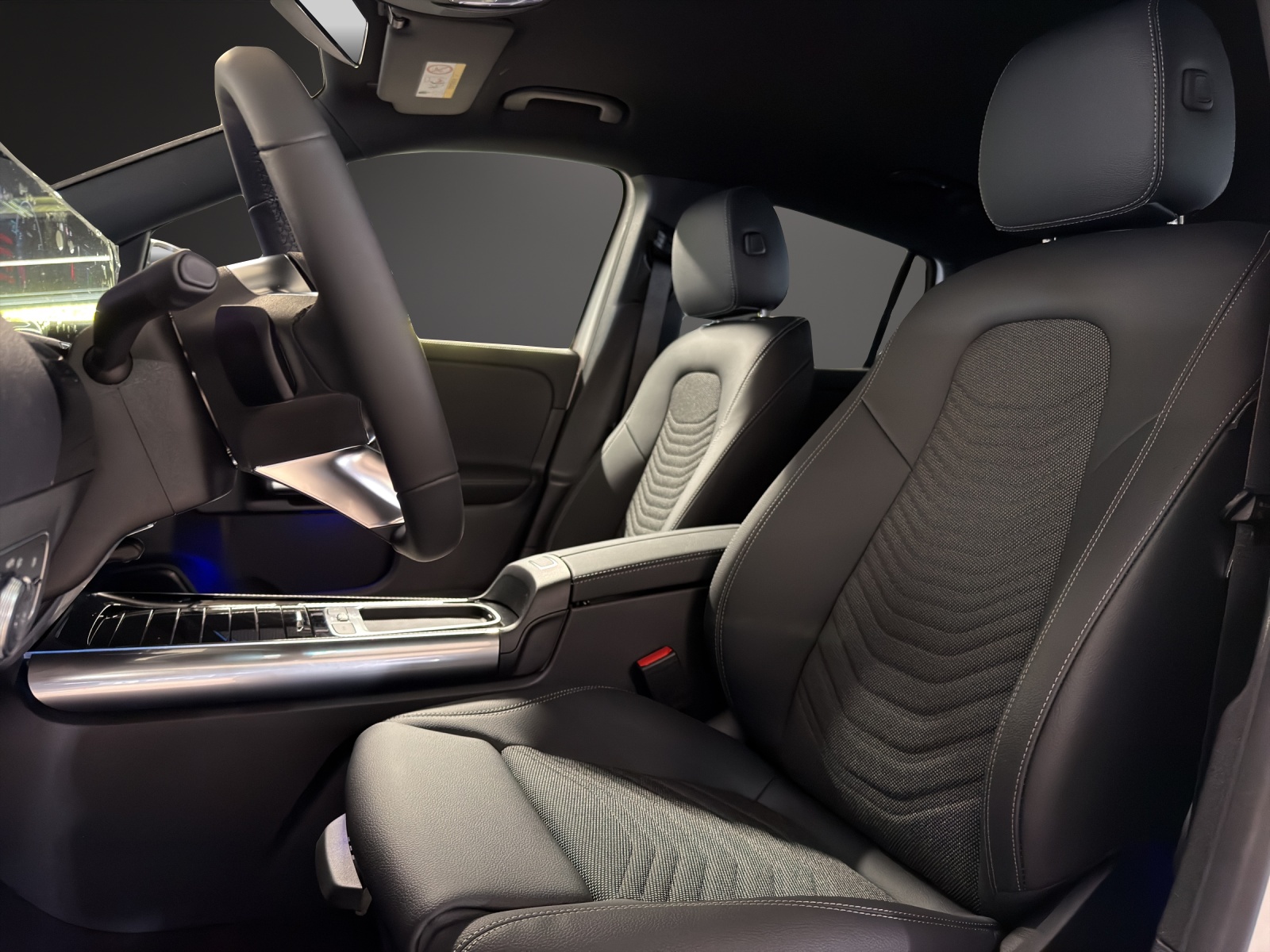 MERCEDES-BENZ GLA 200 Night Star-image-8