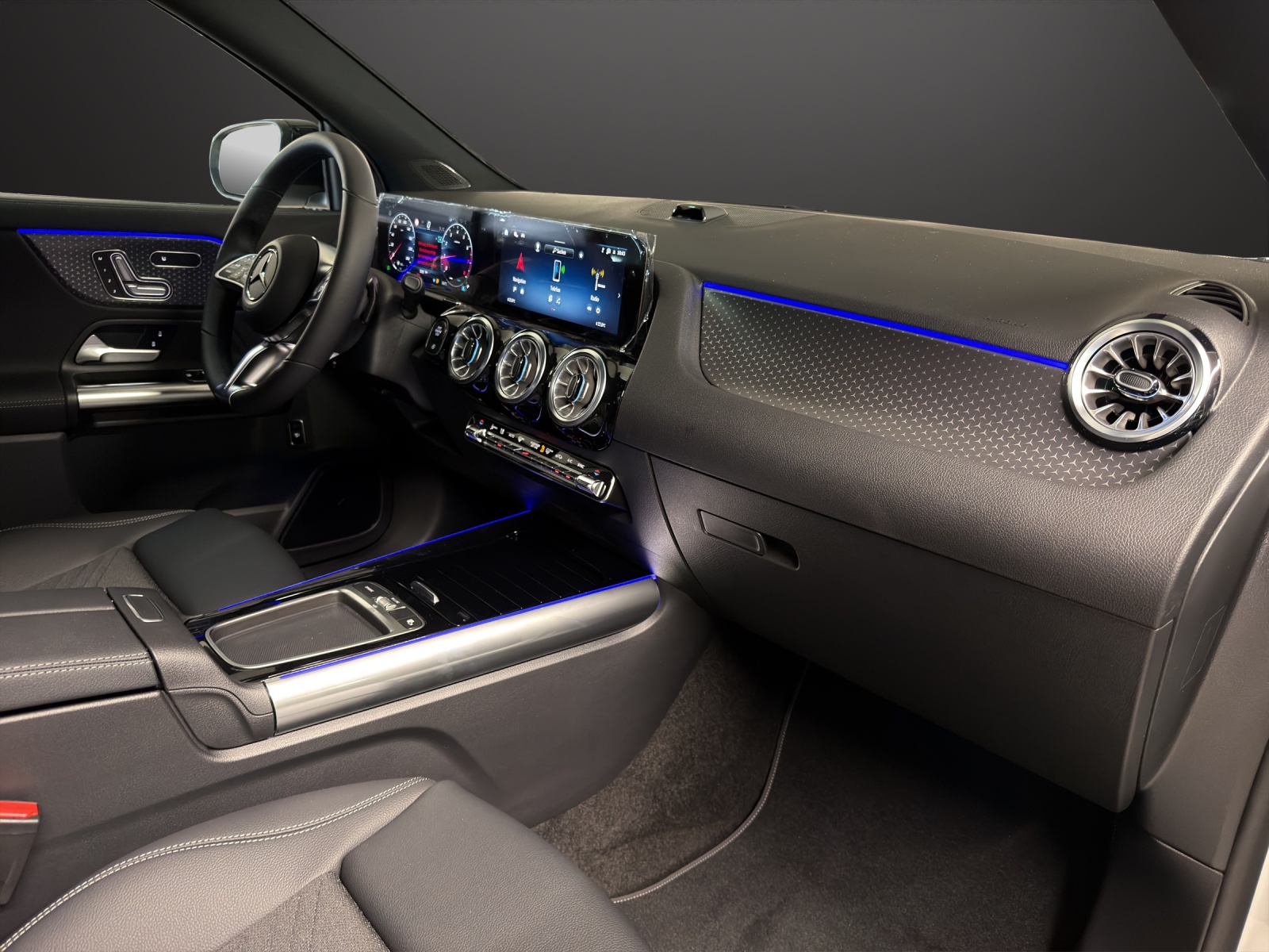MERCEDES-BENZ GLA 200 Night Star-image-7