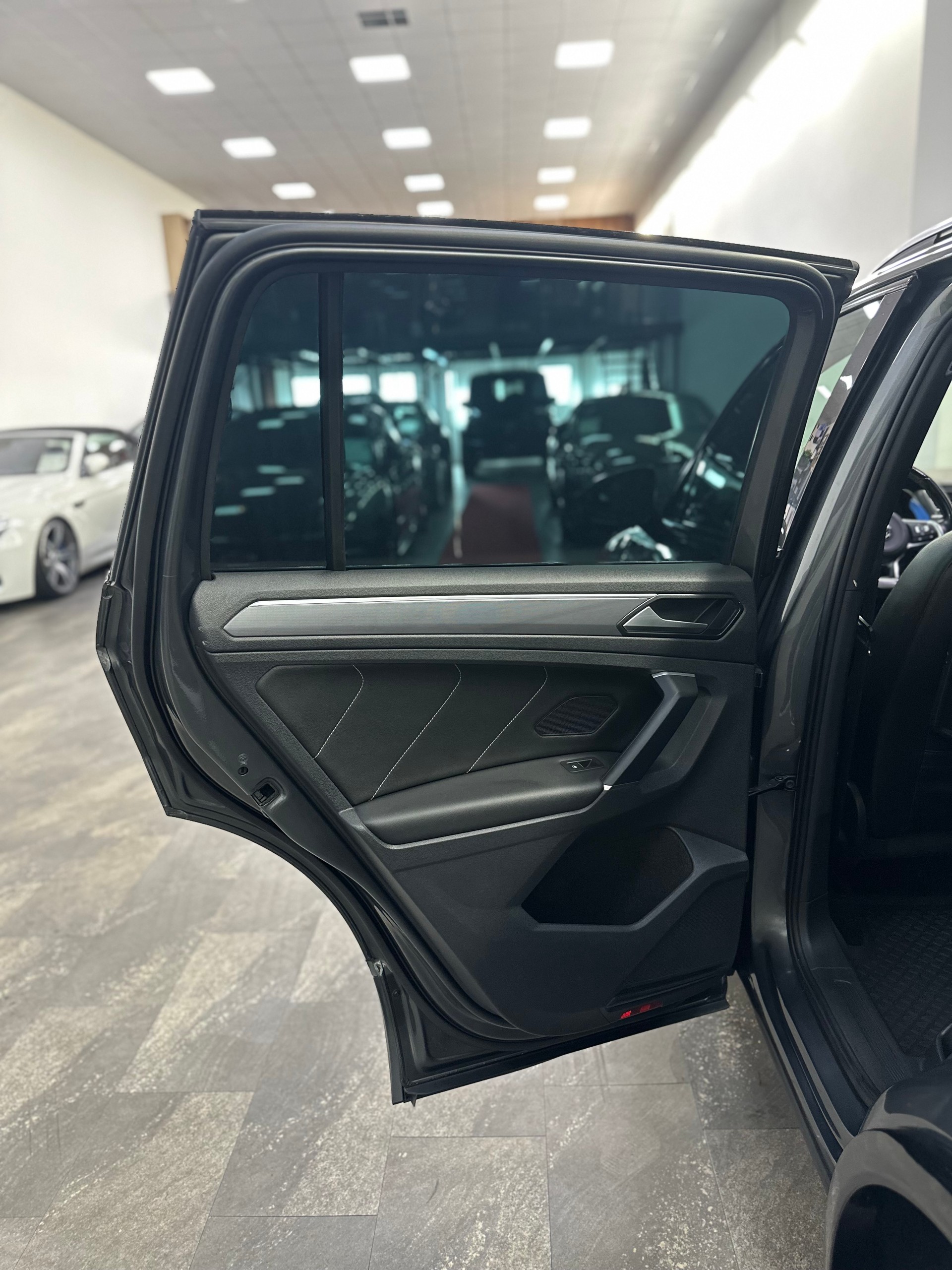 VW Tiguan 2.0 TDI SCR Highline 4Motion DSG-image-21