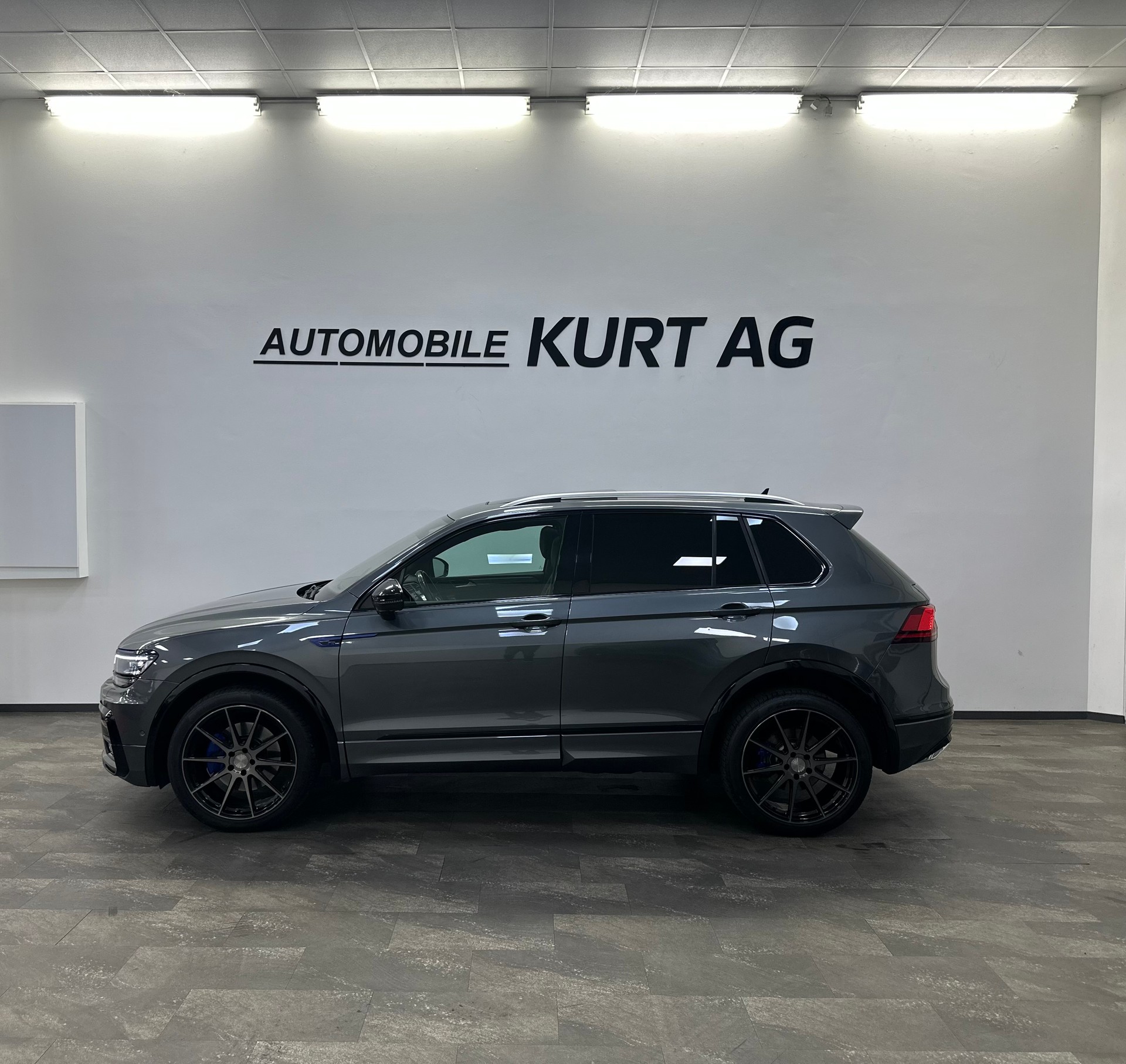 VW Tiguan 2.0 TDI SCR Highline 4Motion DSG-image-2