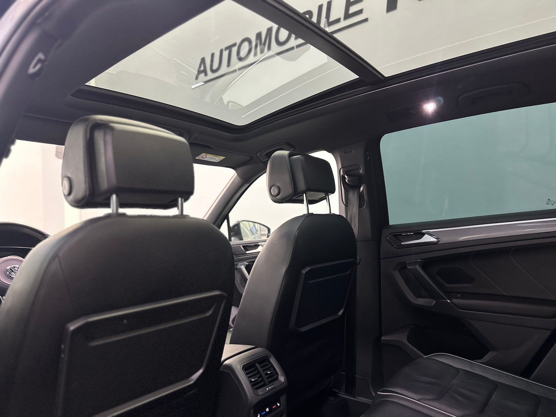 VW Tiguan 2.0 TDI SCR Highline 4Motion DSG-image-17