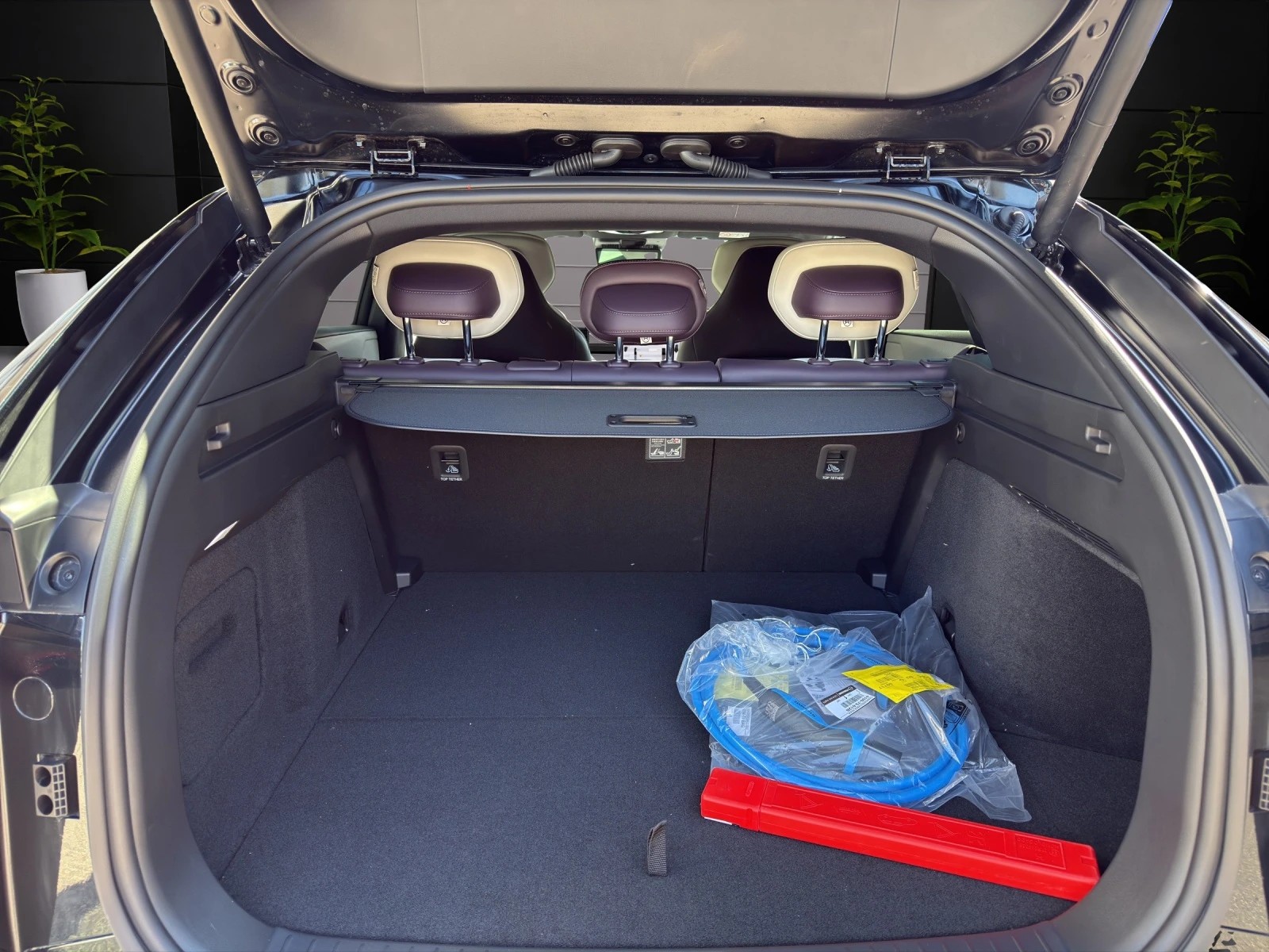 MAZDA CX-6e-image-14