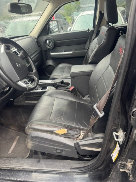 DODGE Nitro 4.0 V6 R/T Automatic-image-9
