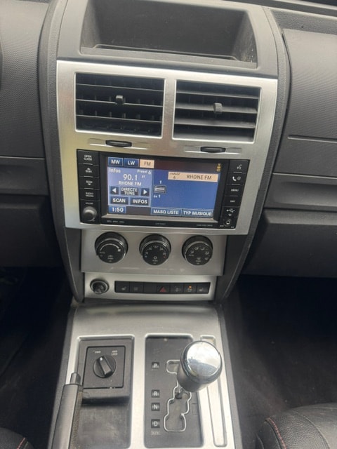 DODGE Nitro 4.0 V6 R/T Automatic-image-6