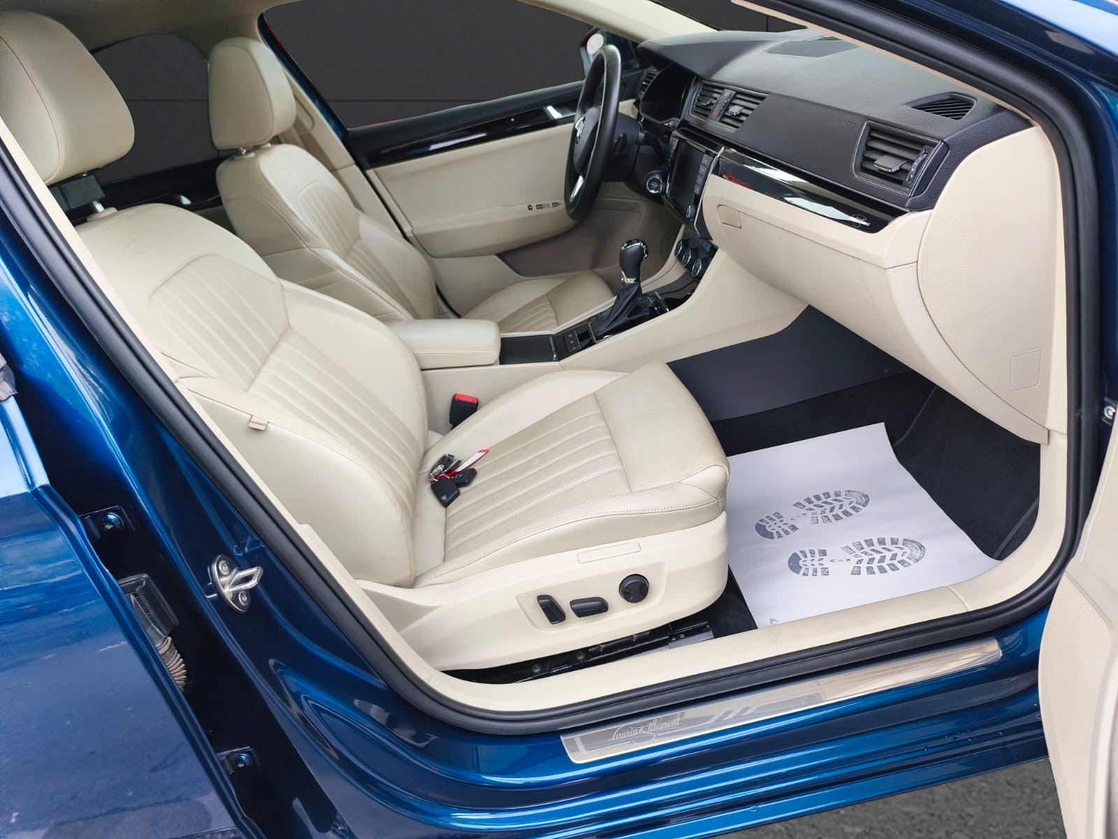 SKODA Superb 2.0TSI L&K 4x4 DSG-image-14
