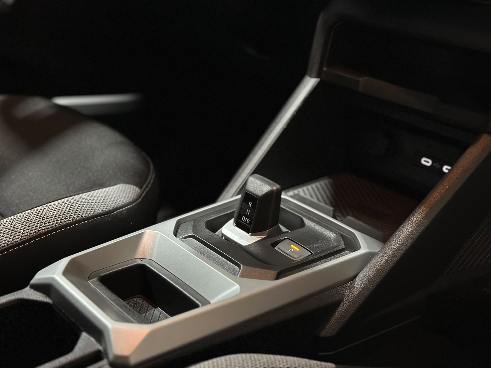 DACIA Duster HEV 155 Journey-image-12