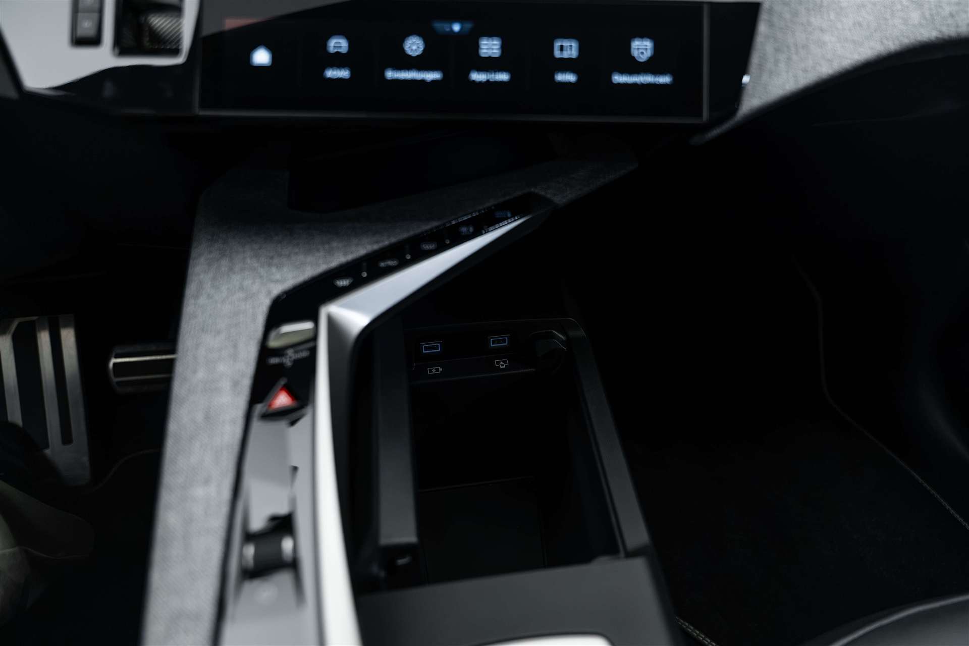 PEUGEOT 5008 145 Hybrid GT 7-Plätzer e-DCS-Automat-image-29