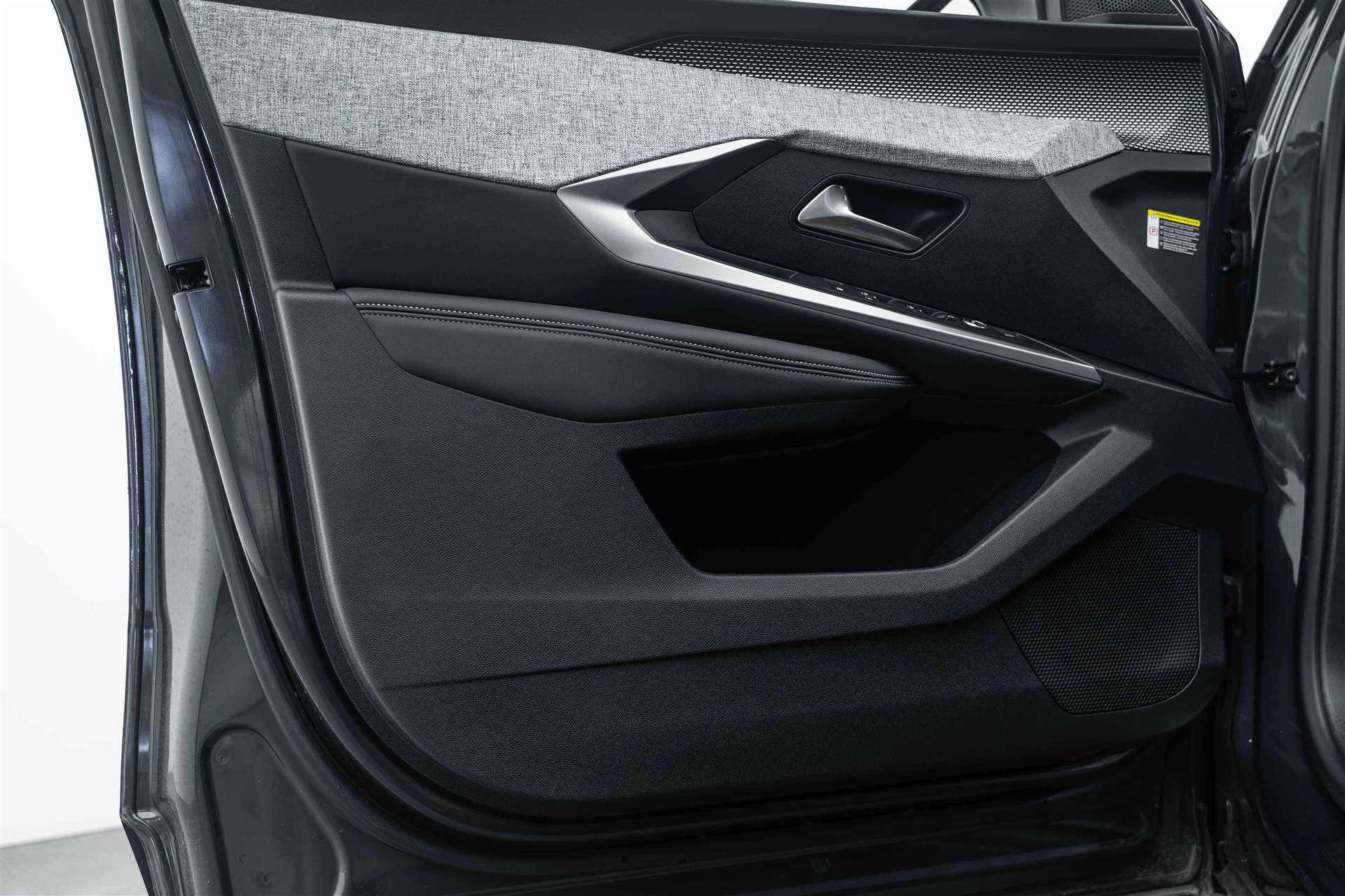 PEUGEOT 5008 145 Hybrid GT 7-Plätzer e-DCS-Automat-image-7