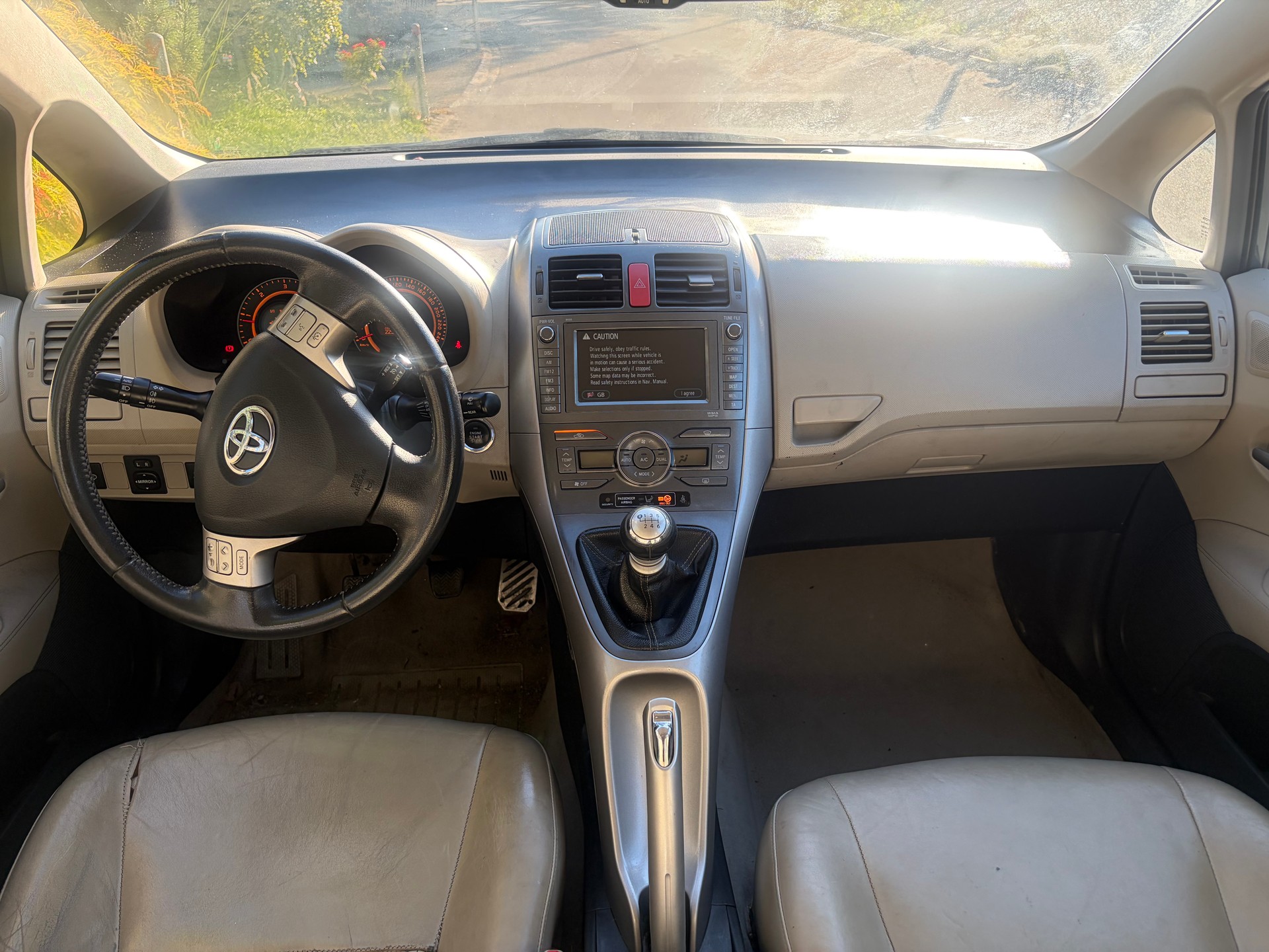 TOYOTA Auris 2.2 D-4D CleanPower Linea Sol Premium-image-2