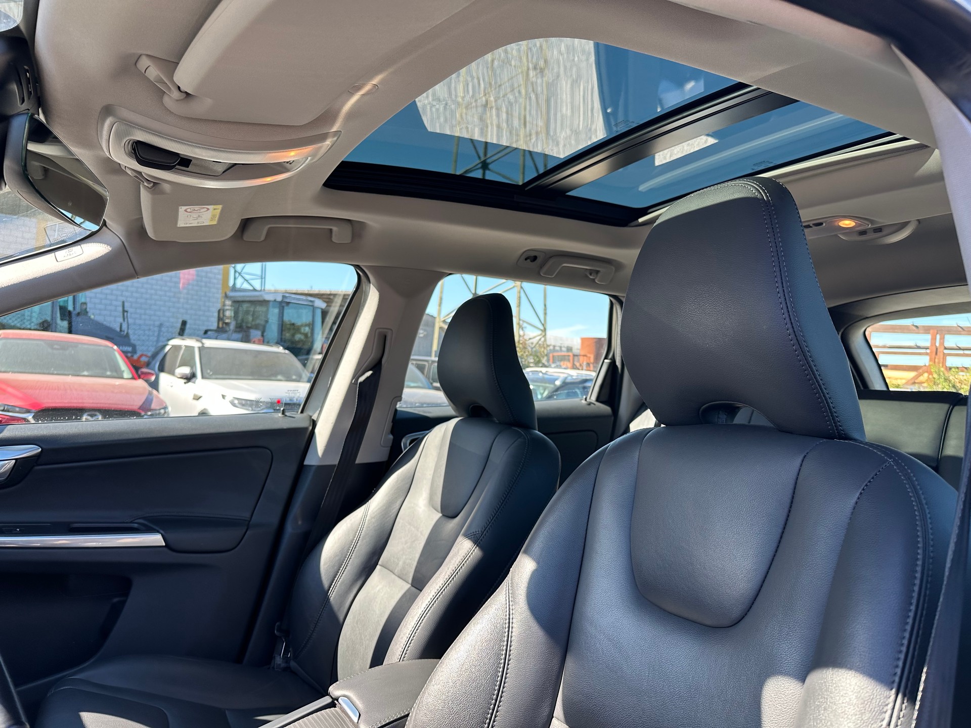 VOLVO XC60 D4 AWD Summum Geartronic-image-8