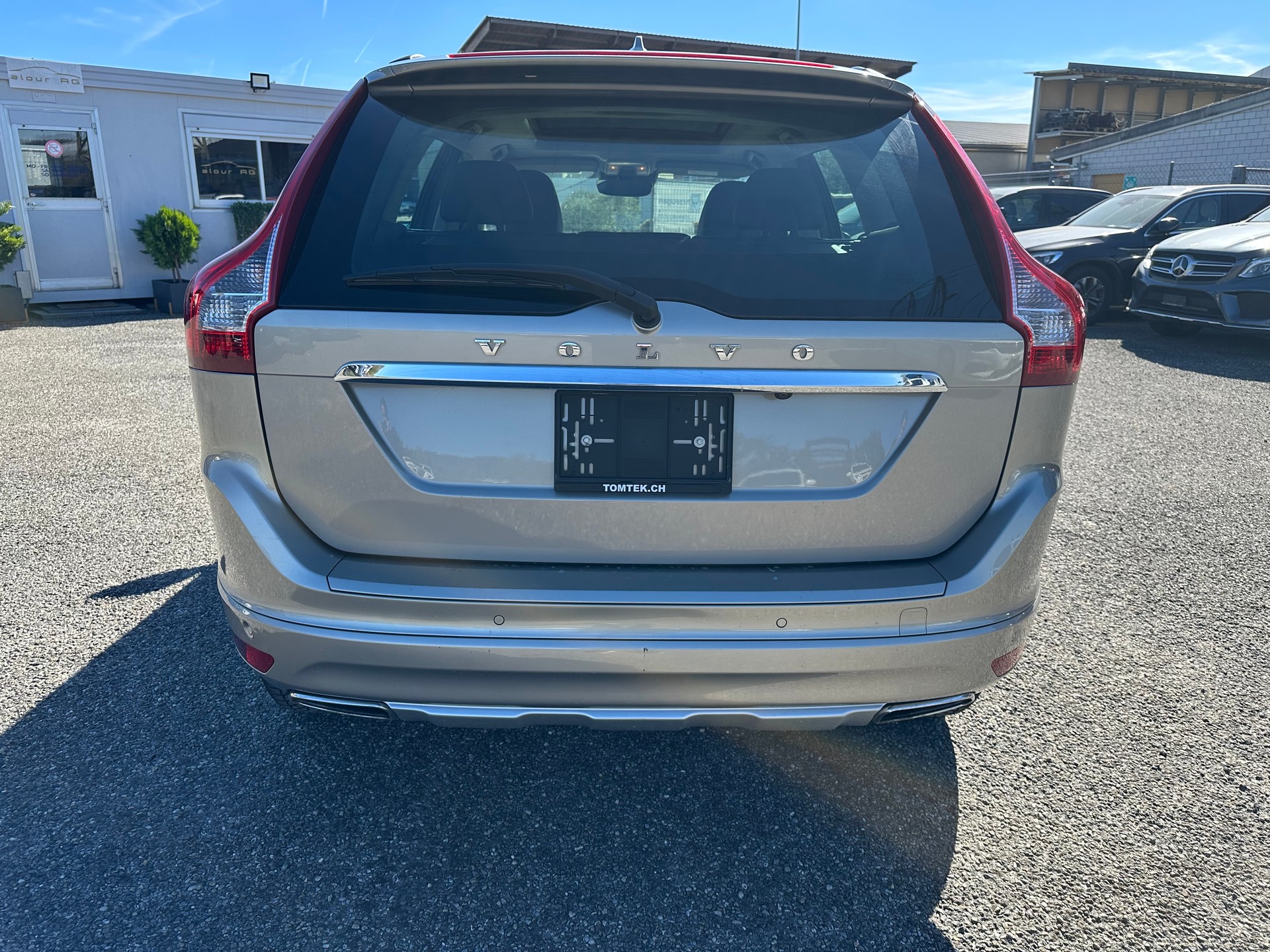 VOLVO XC60 D4 AWD Summum Geartronic-image-4