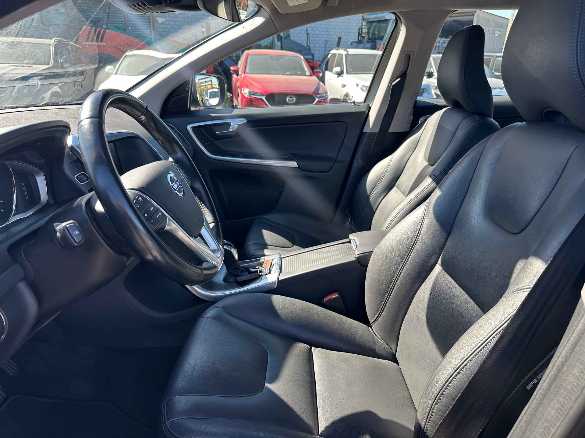 VOLVO XC60 D4 AWD Summum Geartronic-image-9