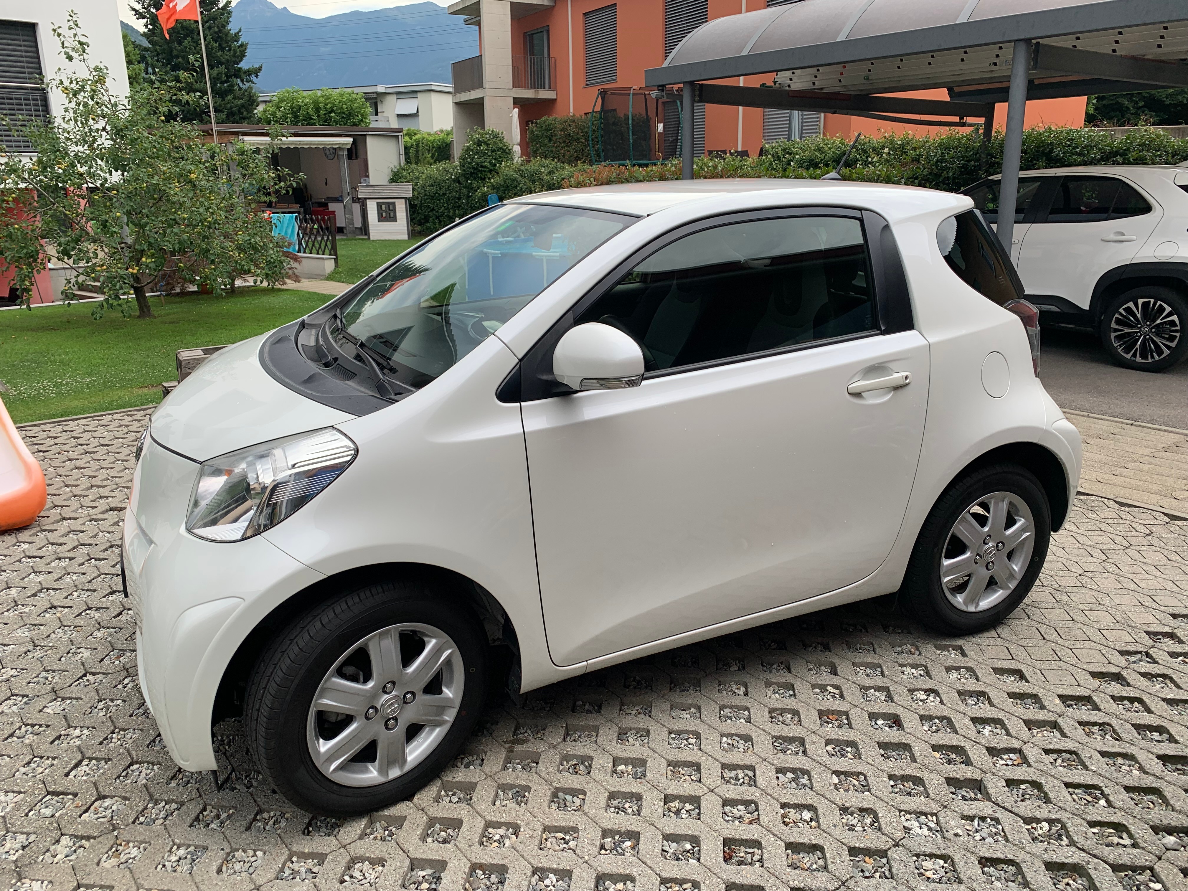 Car photo
