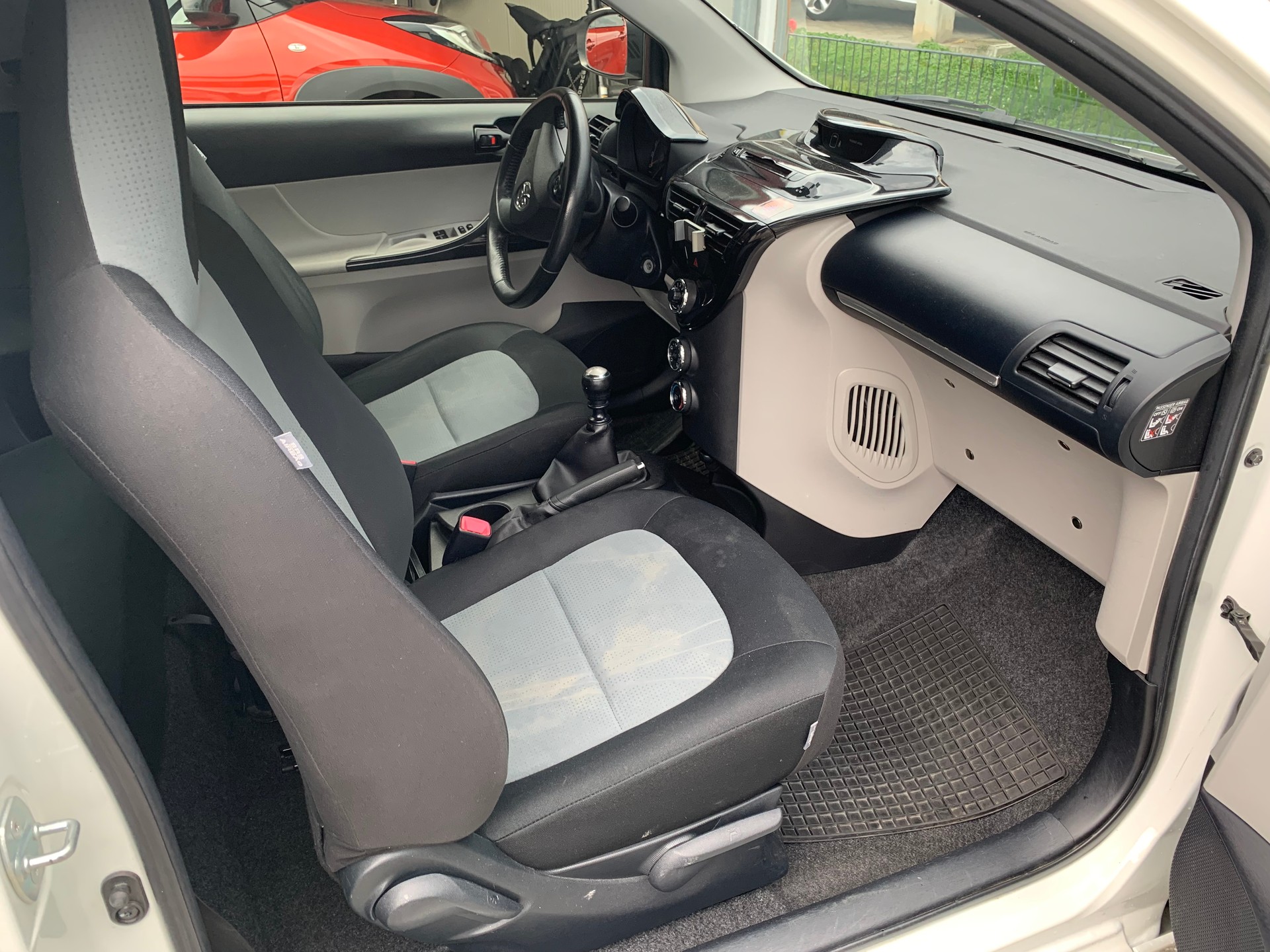 TOYOTA 1.0 VVT-i Linea Luna 2P.-image-4