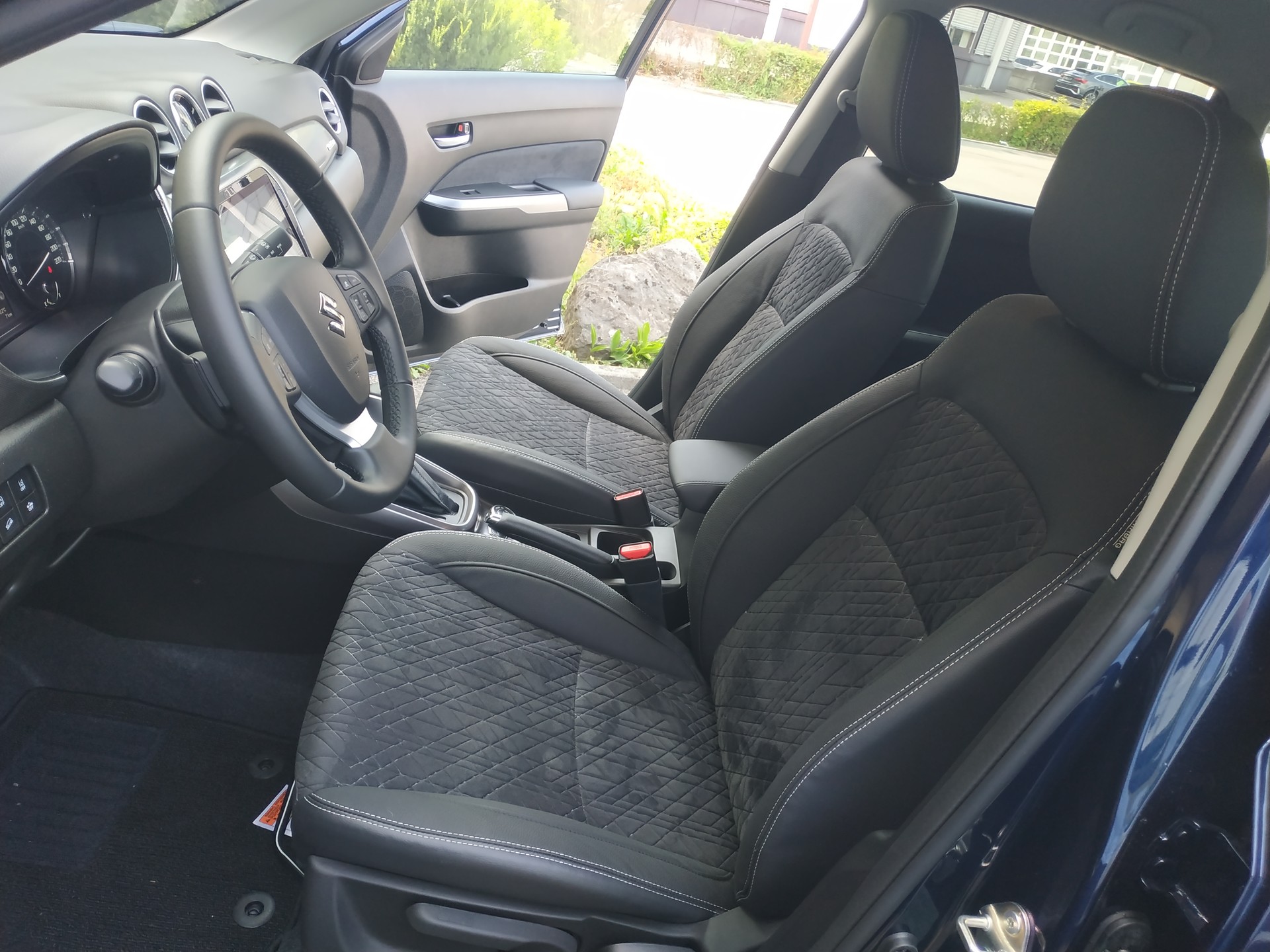 SUZUKI Vitara 1.4 Boosterjet Compact Top 4x4 Hybrid Automatic-image-12