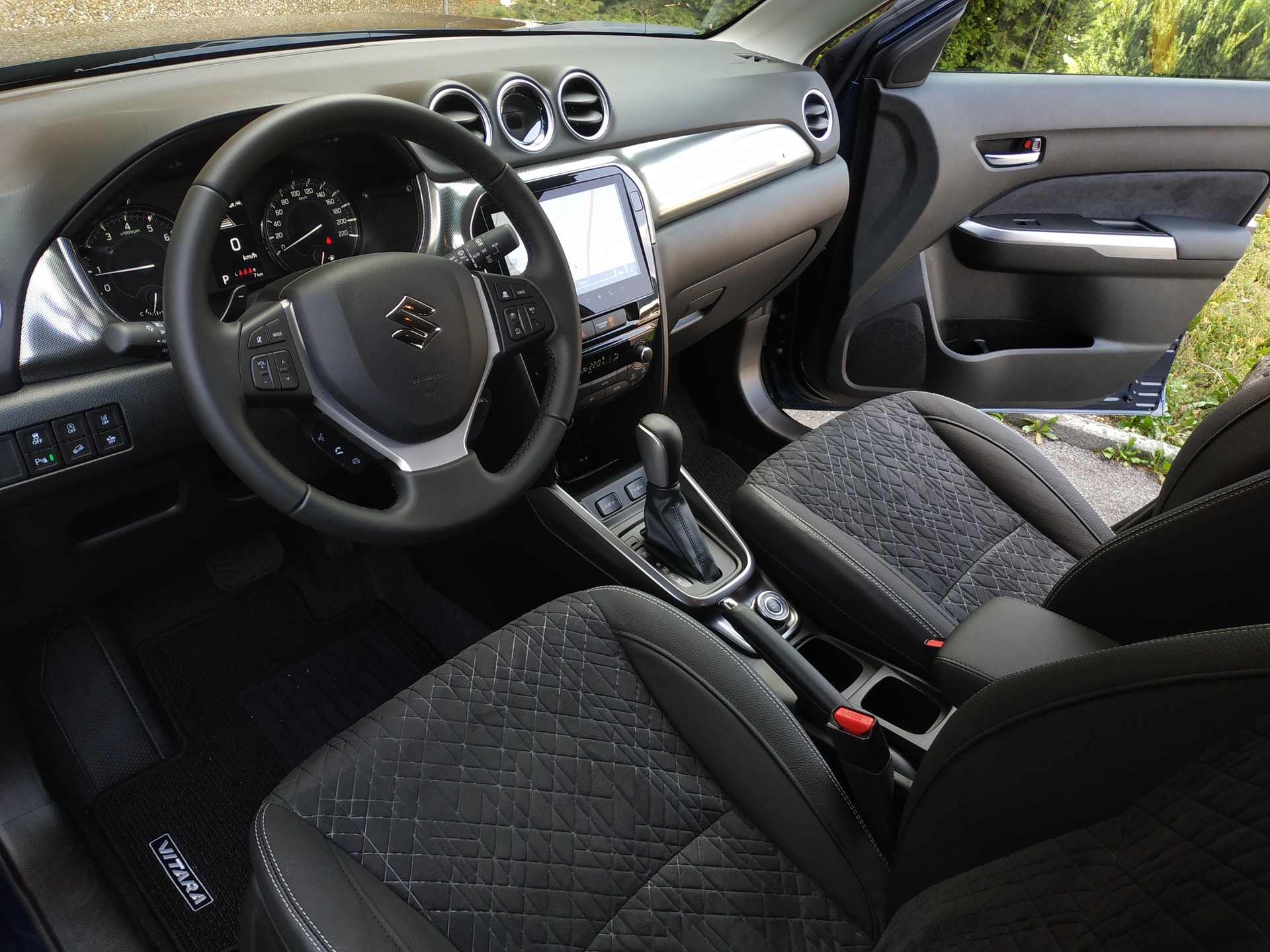 SUZUKI Vitara 1.4 Boosterjet Compact Top 4x4 Hybrid Automatic-image-10