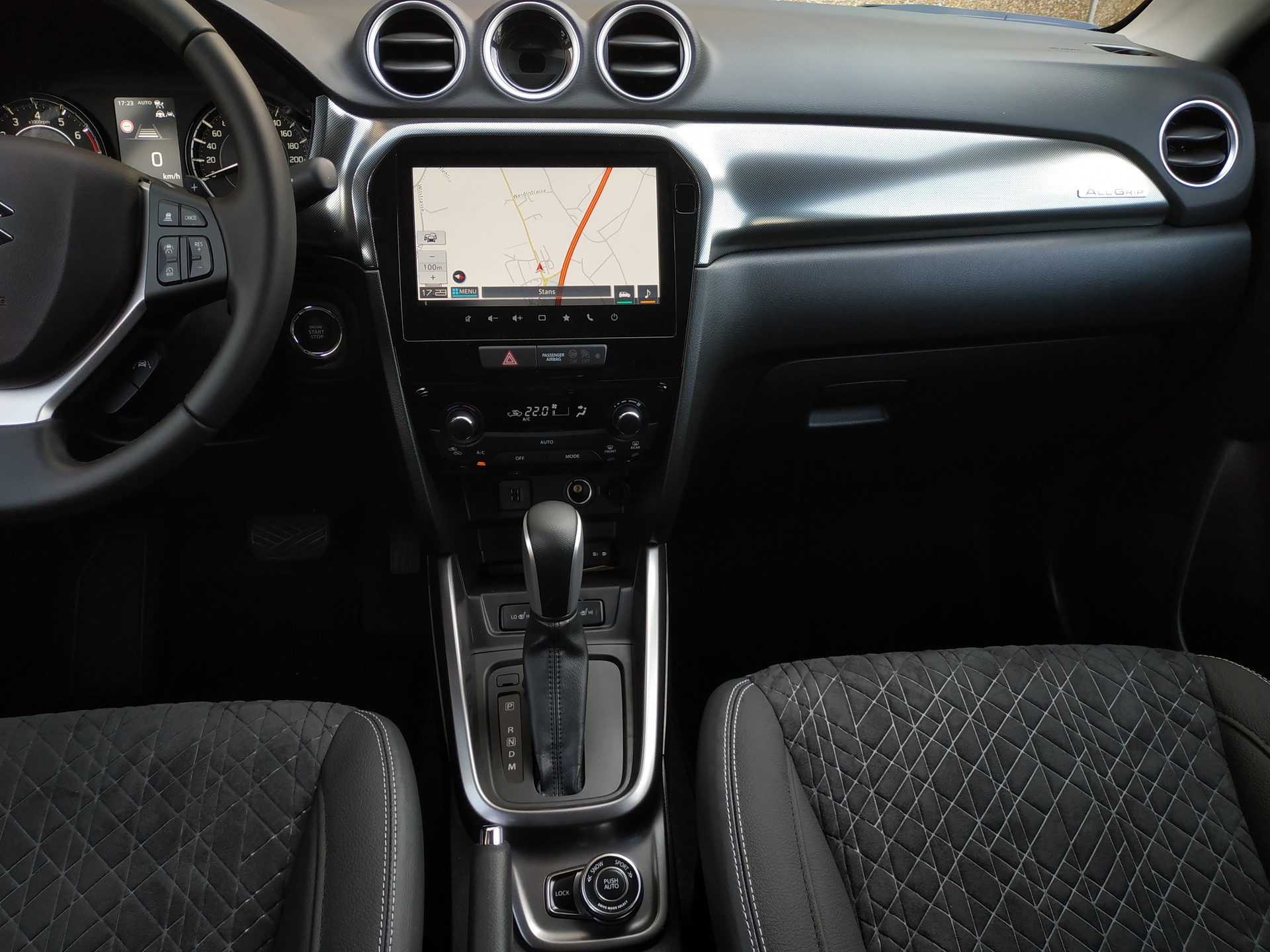 SUZUKI Vitara 1.4 Boosterjet Compact Top 4x4 Hybrid Automatic-image-13