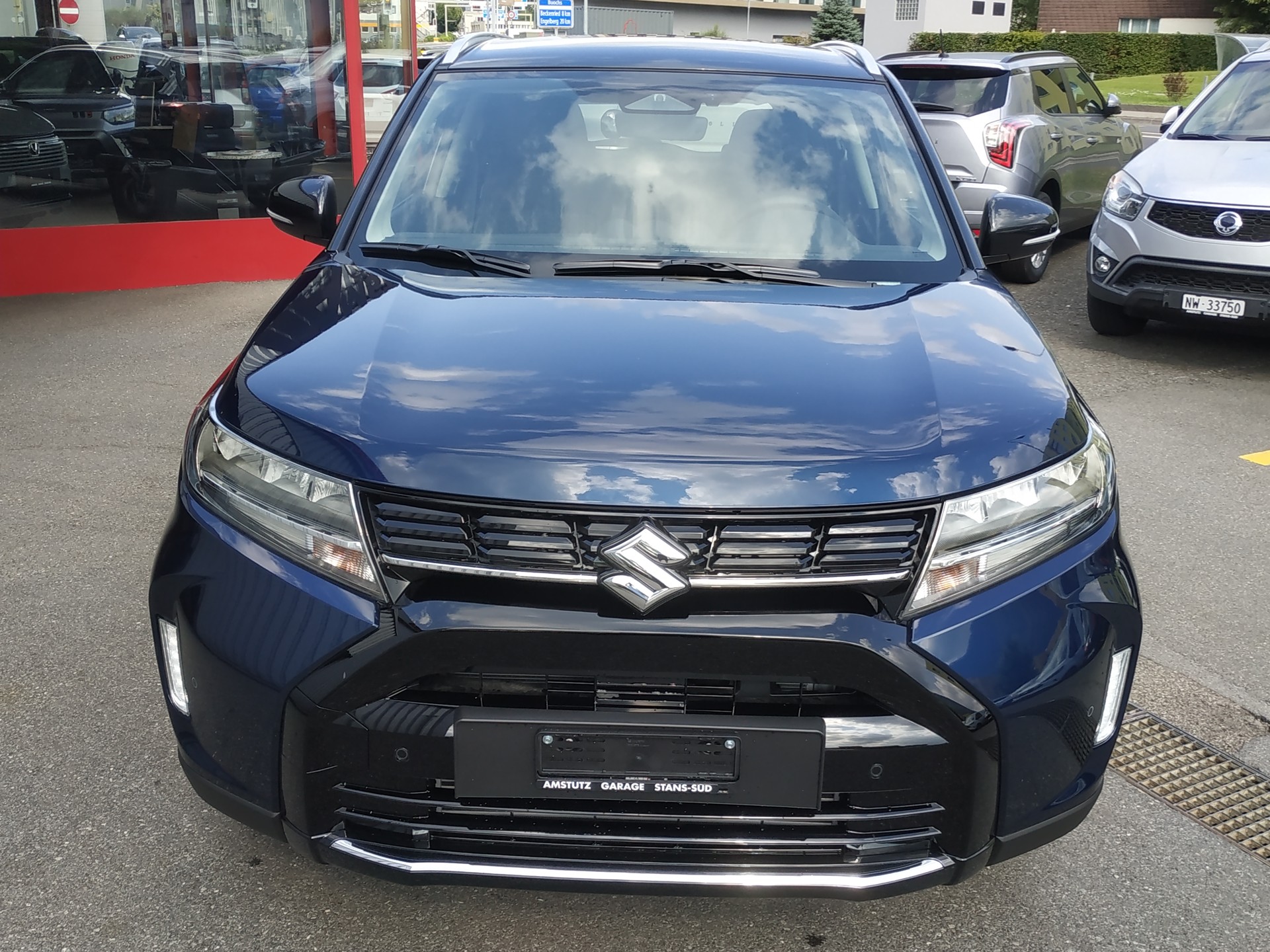 SUZUKI Vitara 1.4 Boosterjet Compact Top 4x4 Hybrid Automatic-image-3