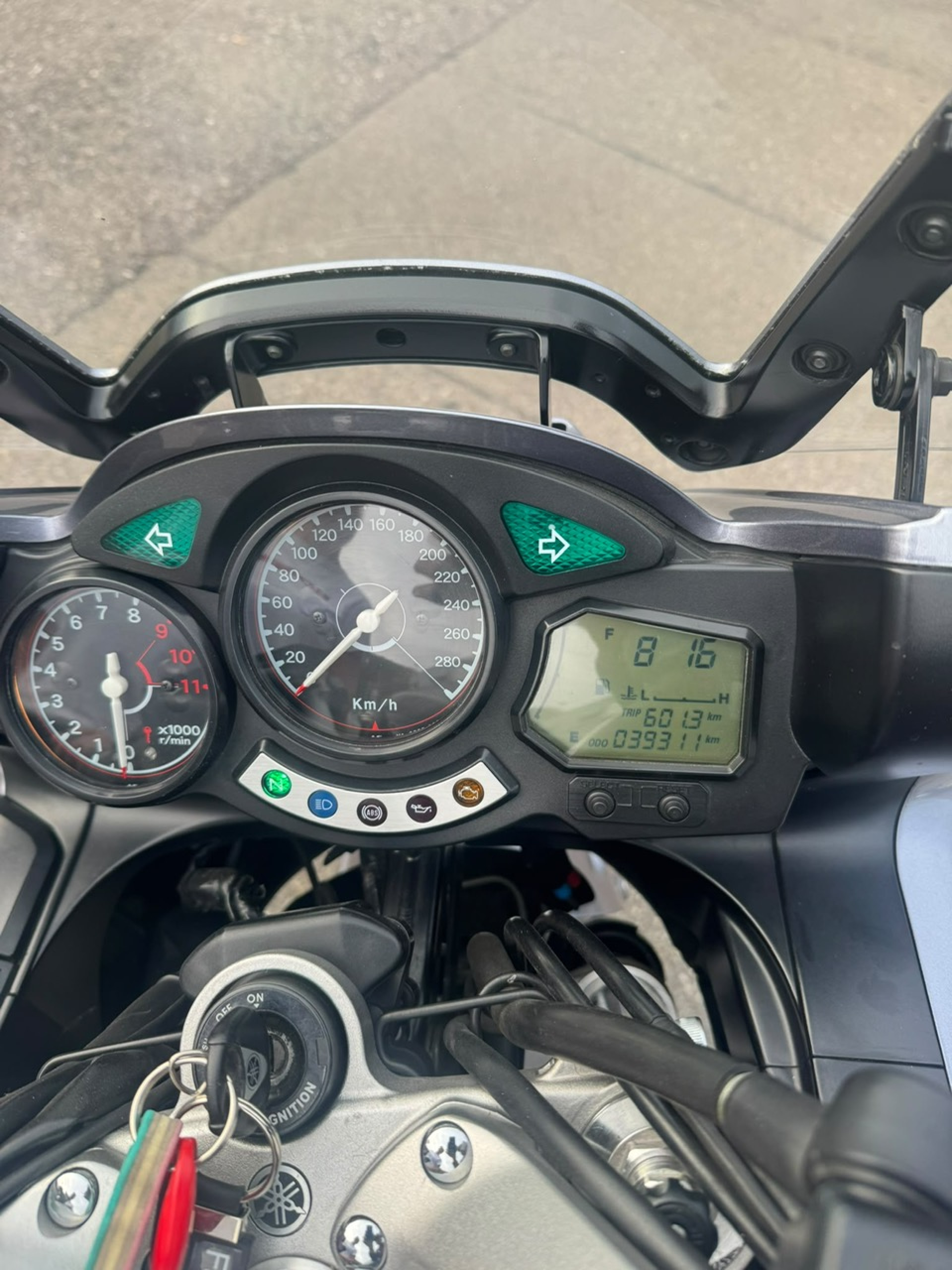 YAMAHA FJR 1300-image-2