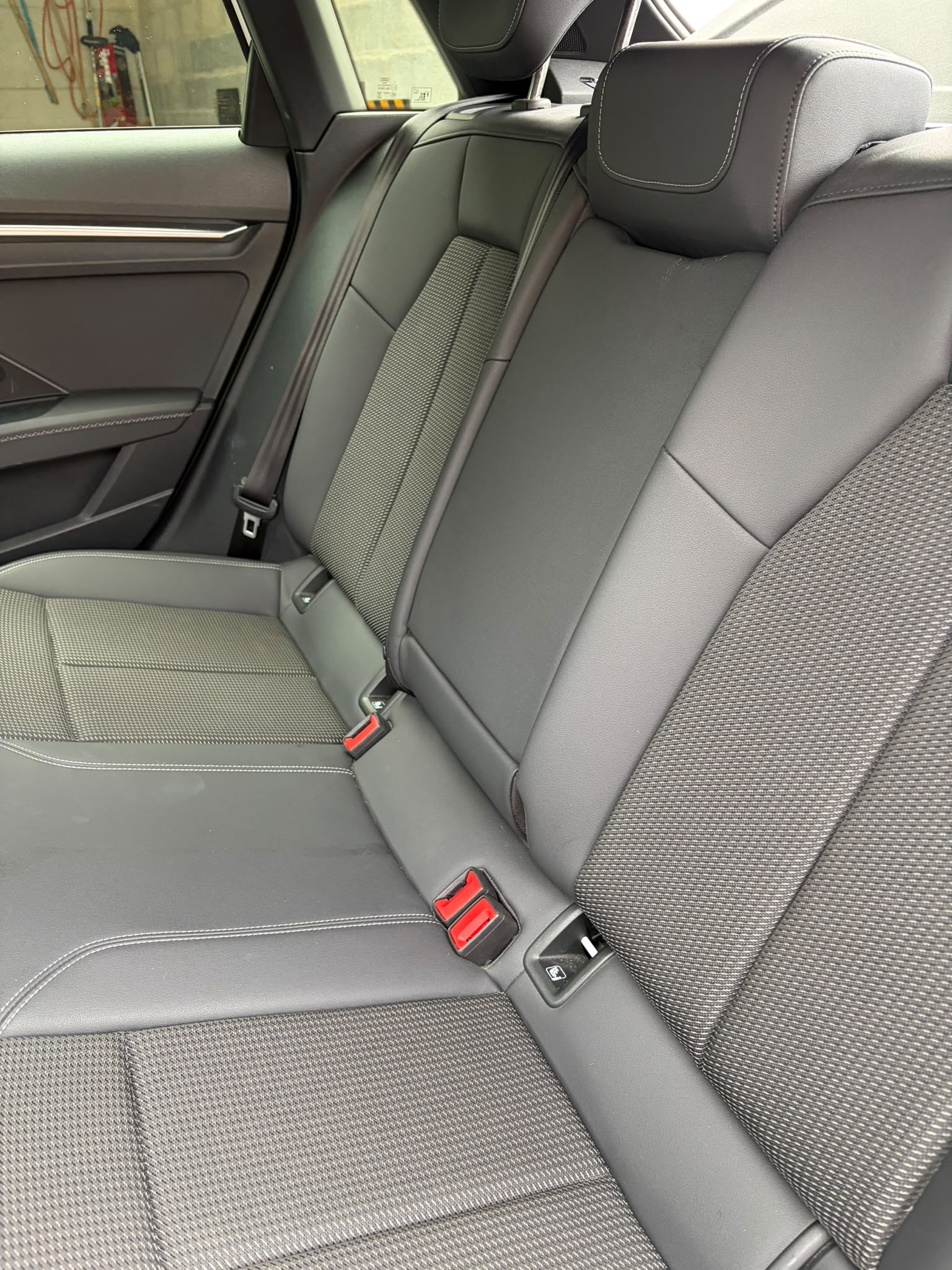 AUDI 1.5 35 TFSI S Line Attraction S-Tronic-image-8