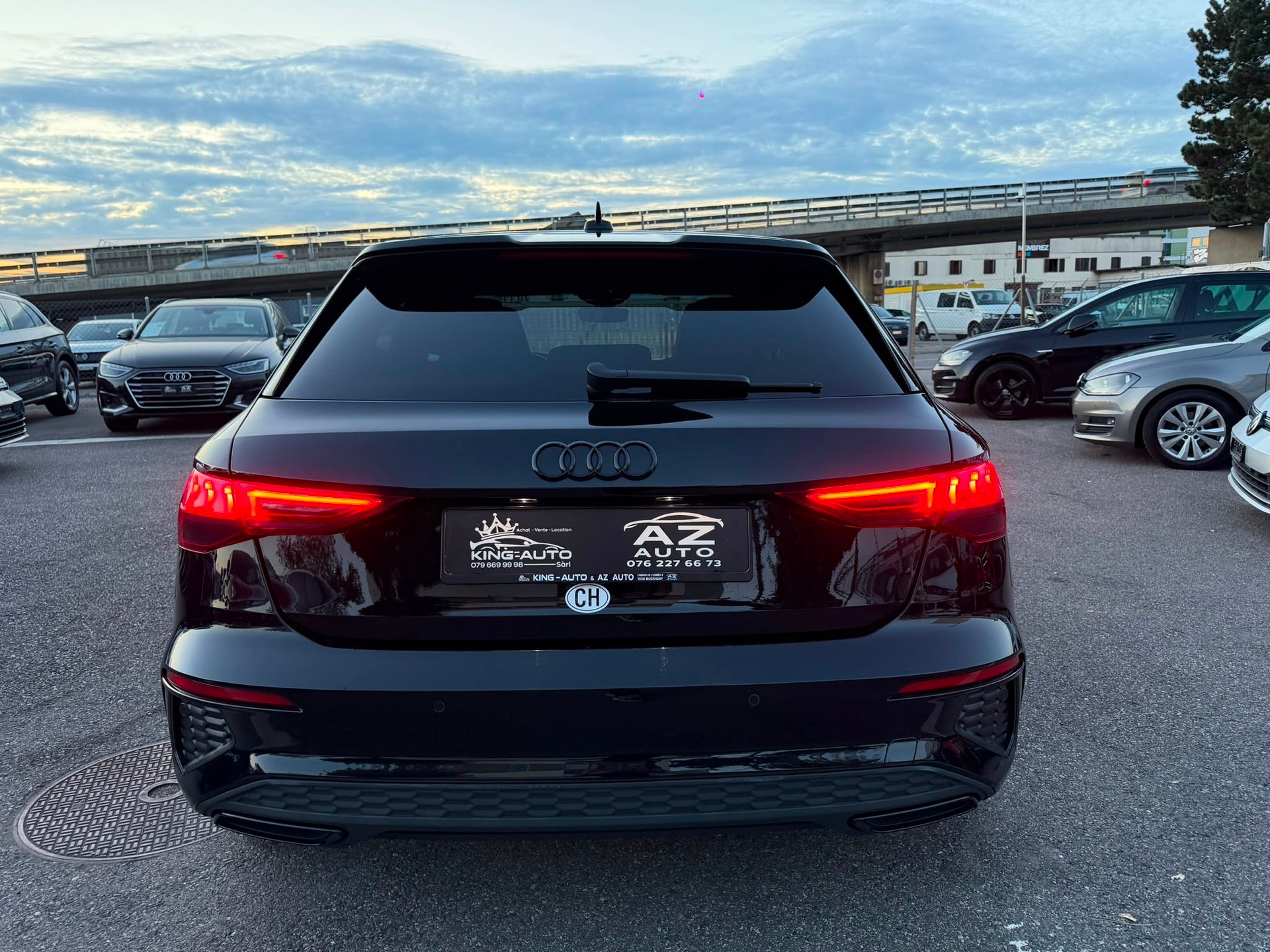 AUDI A3 Sportback 35 TDI S-LINE S-tronic FULL BLACKGARANTIE 2 ans expertiser du jour 🇨🇭-image-4