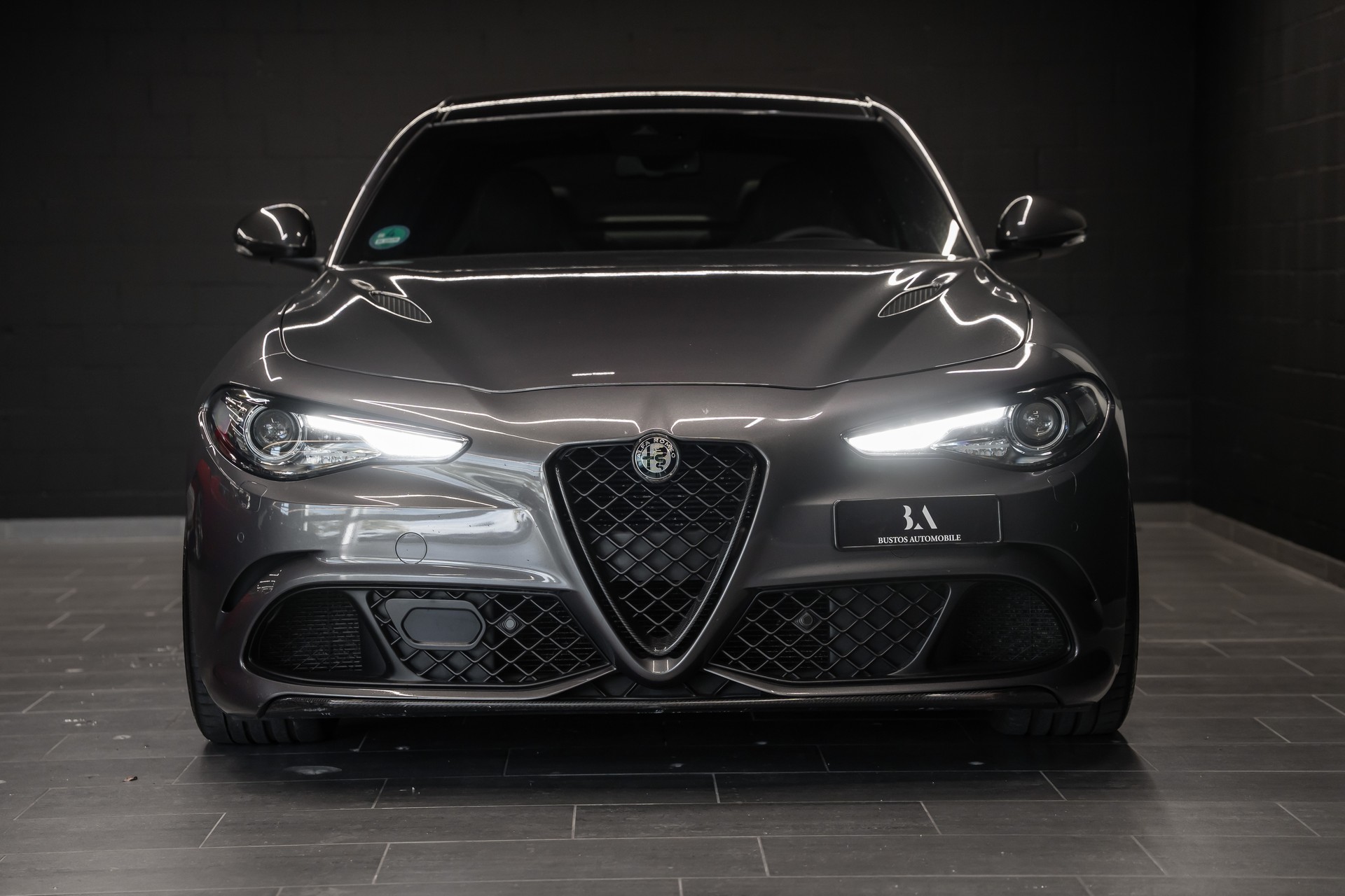 ALFA ROMEO Giulia 2.9 V6 Quadrifoglio Automatic / CH Auto / Werksgarantie / seltene Konfiguration / Schalensitze / Grüne Nähte / Carbon-image-5
