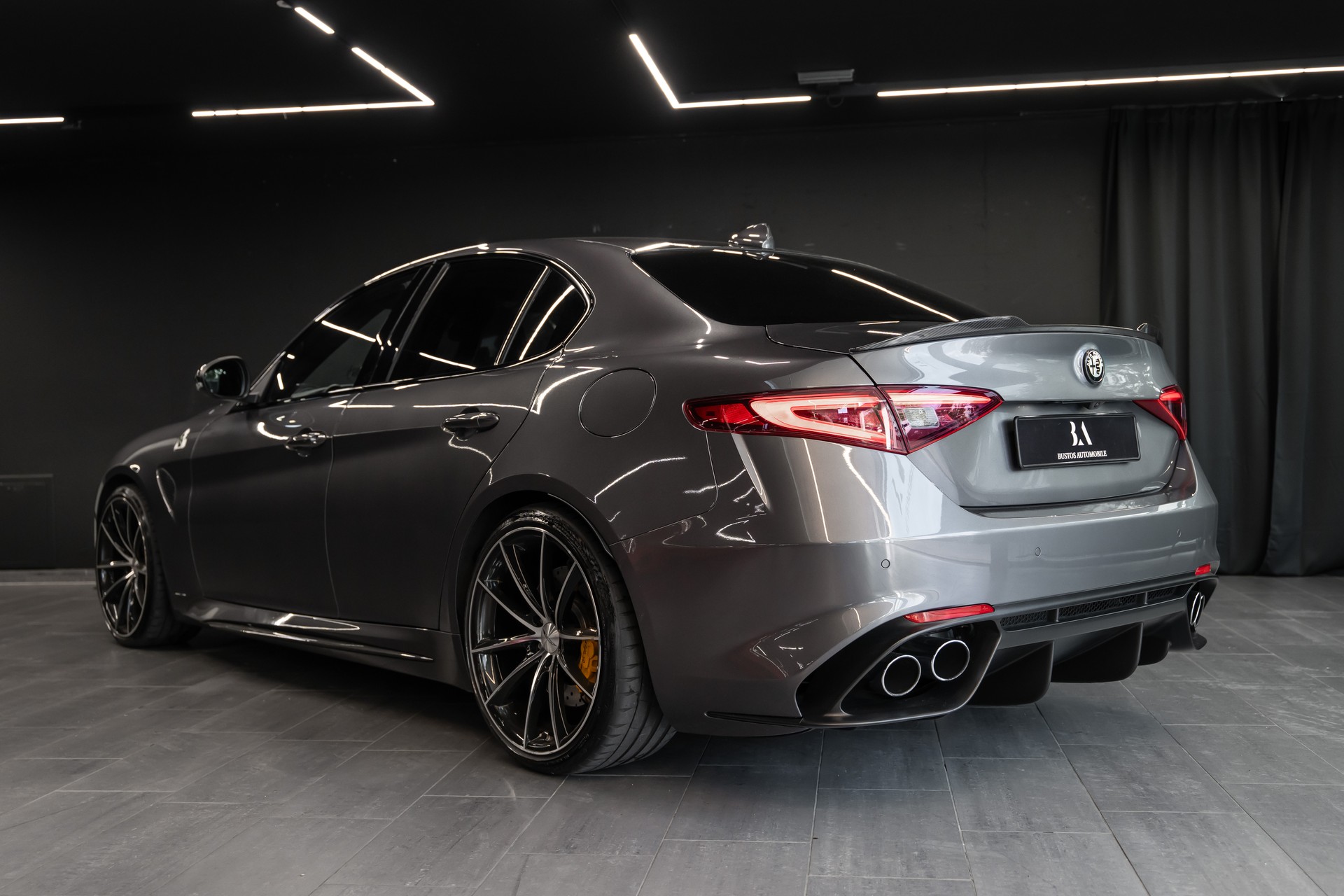 ALFA ROMEO Giulia 2.9 V6 Quadrifoglio Automatic / CH Auto / Werksgarantie / seltene Konfiguration / Schalensitze / Grüne Nähte / Carbon-image-6
