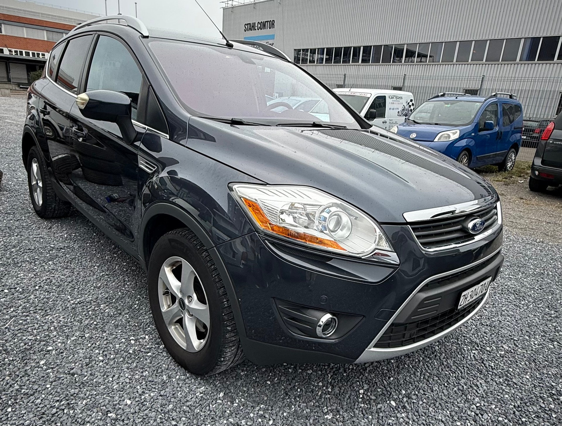 FORD Kuga 2.5 Turbo Titanium 4WD Automatic-image-3