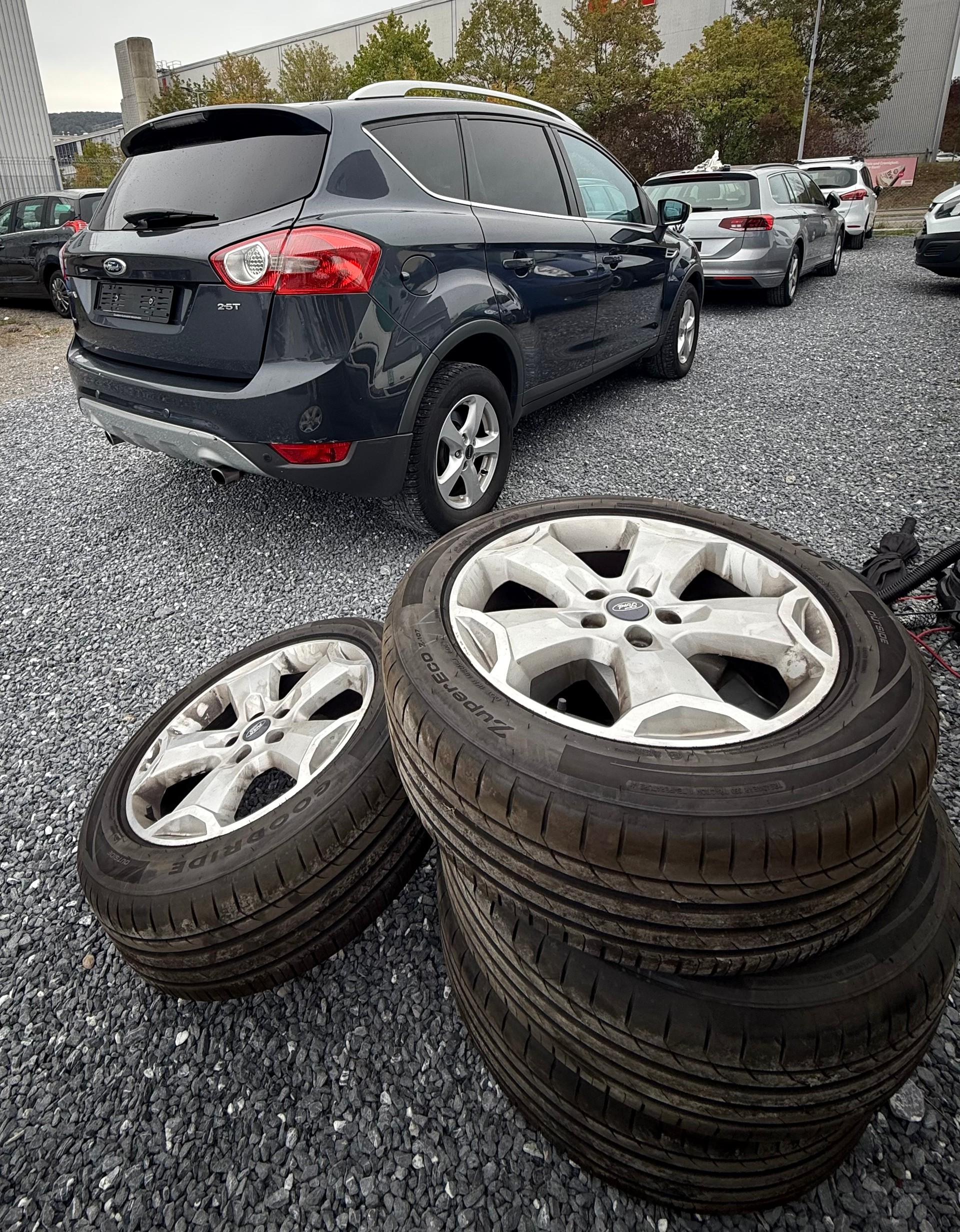 FORD Kuga 2.5 Turbo Titanium 4WD Automatic-image-5