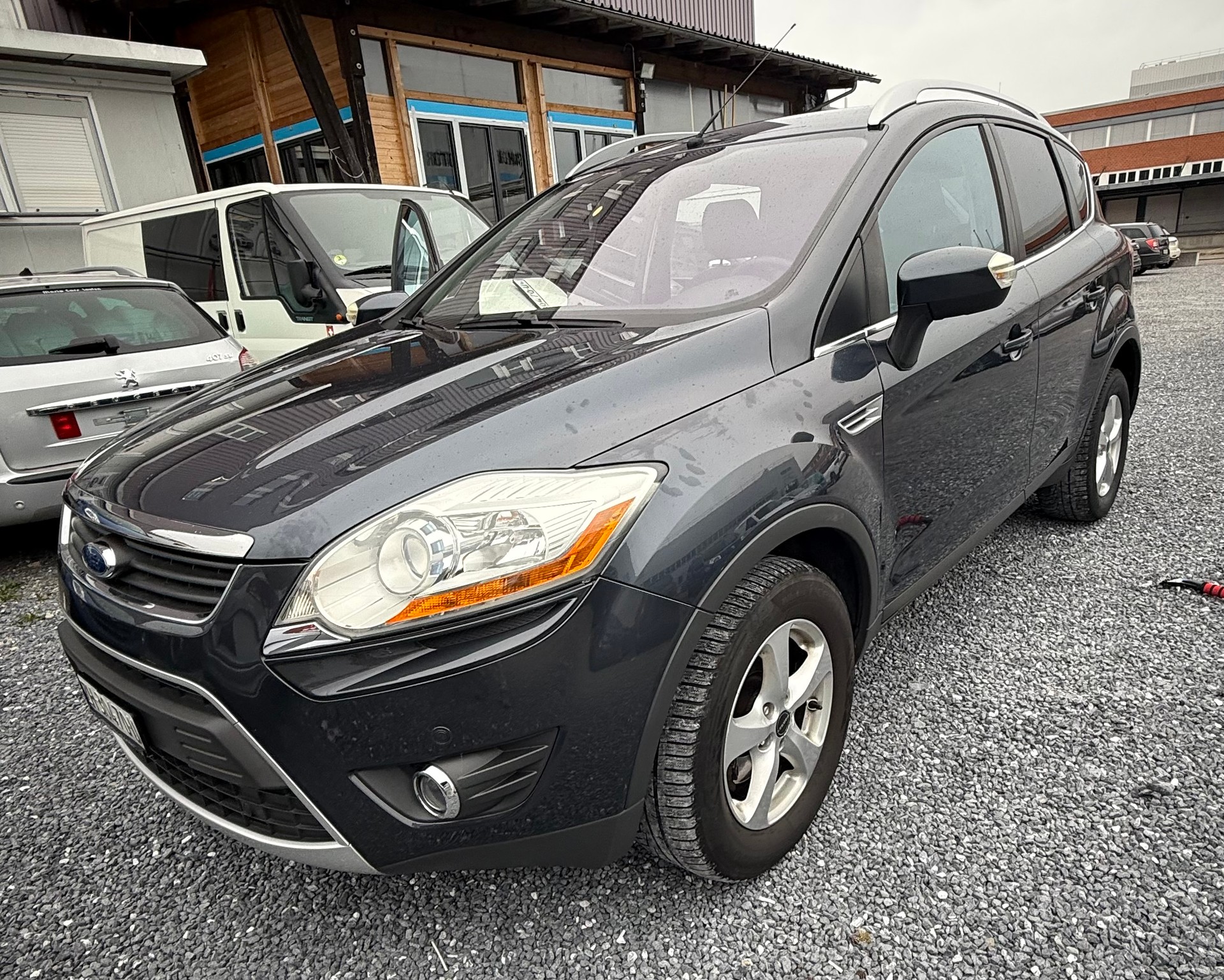 FORD Kuga 2.5 Turbo Titanium 4WD Automatic-image-2