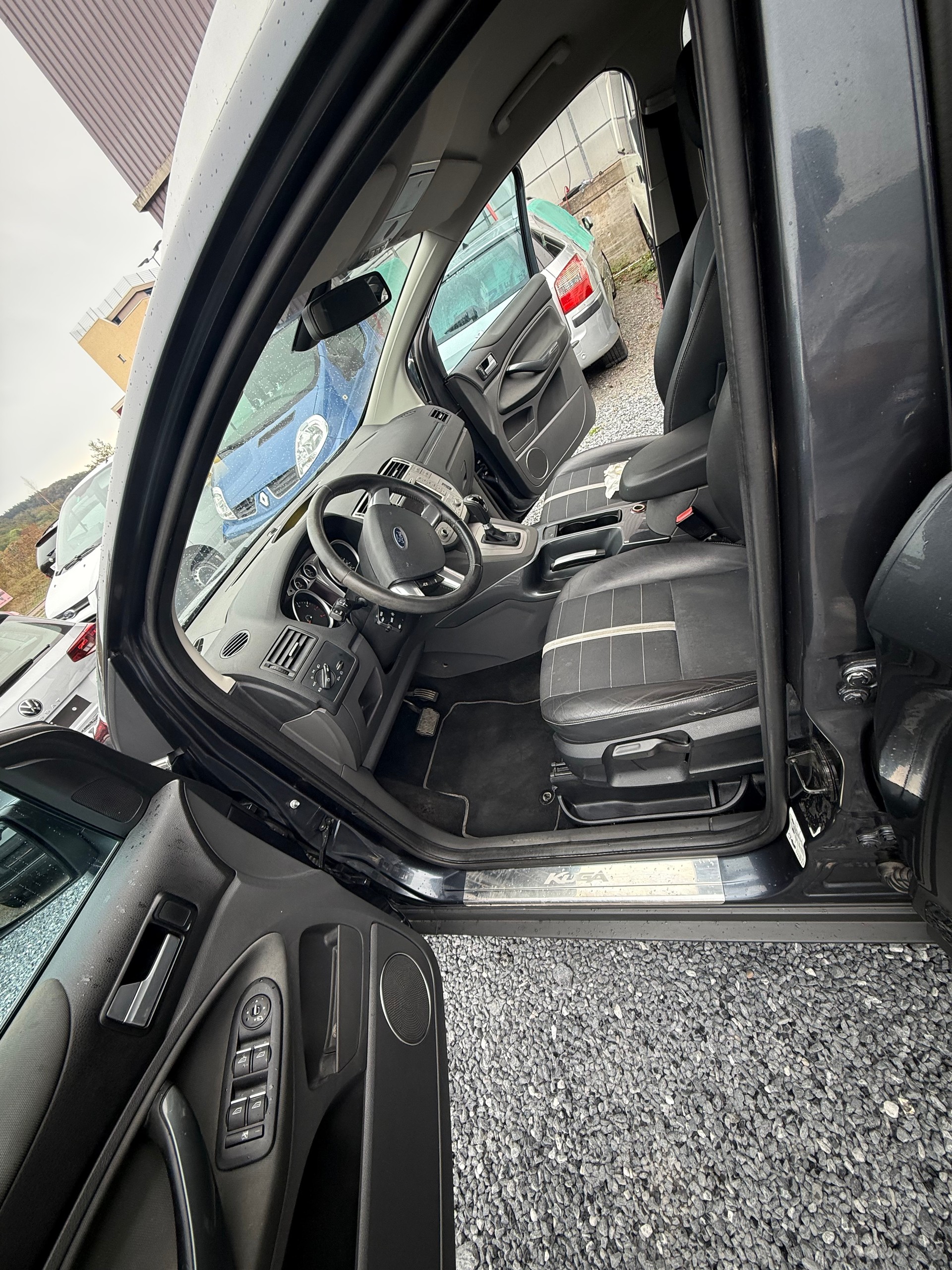FORD Kuga 2.5 Turbo Titanium 4WD Automatic-image-9