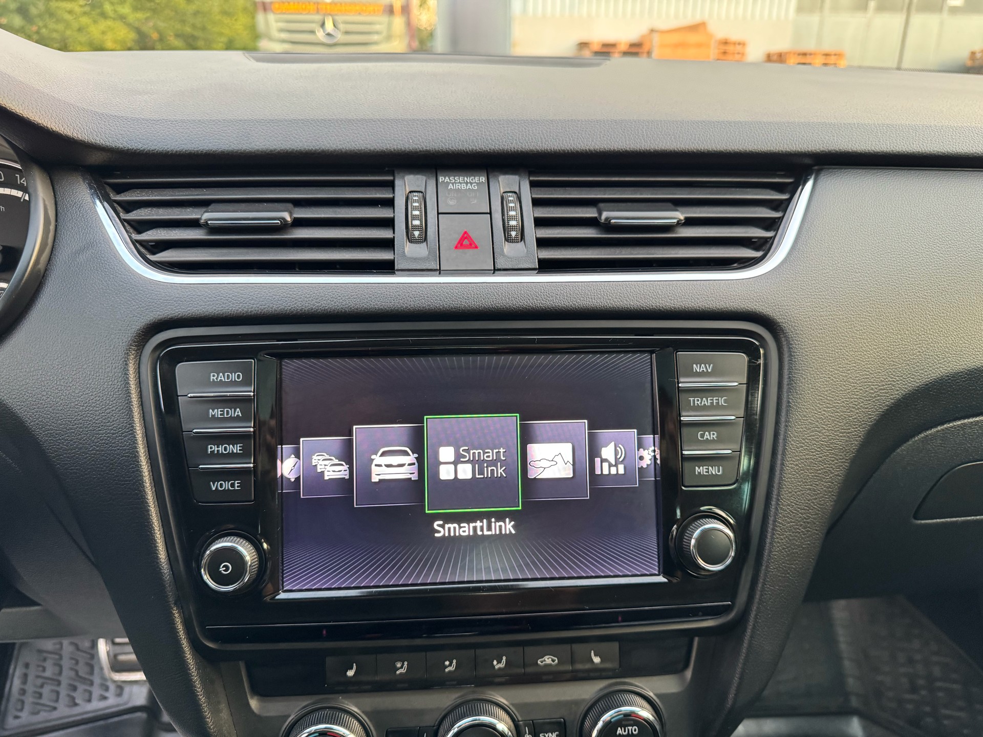 SKODA Octavia Combi 2.0 TDI RS Prag 4x4 DSG-image-25