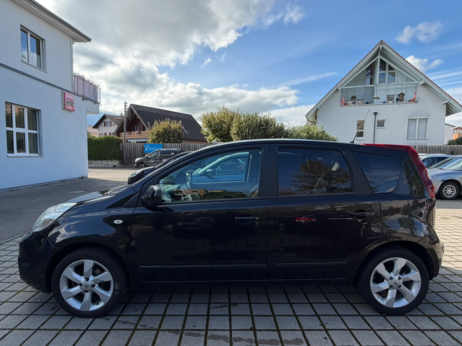NISSAN Note 1.6 acenta-showroom-element-1