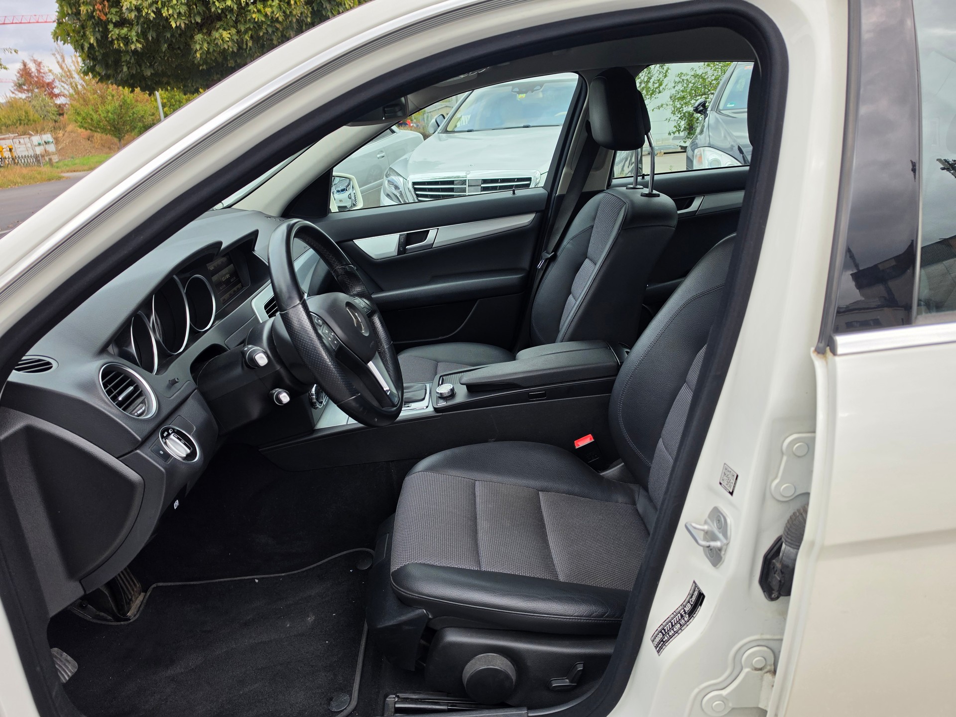 MERCEDES-BENZ C 250 CDI 4Matic 7G-Tronic-image-9