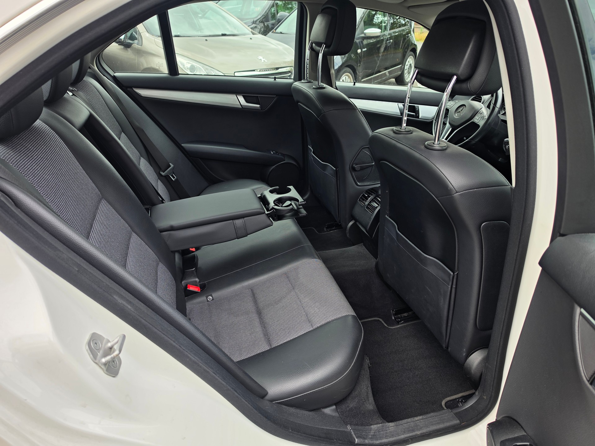 MERCEDES-BENZ C 250 CDI 4Matic 7G-Tronic-image-12