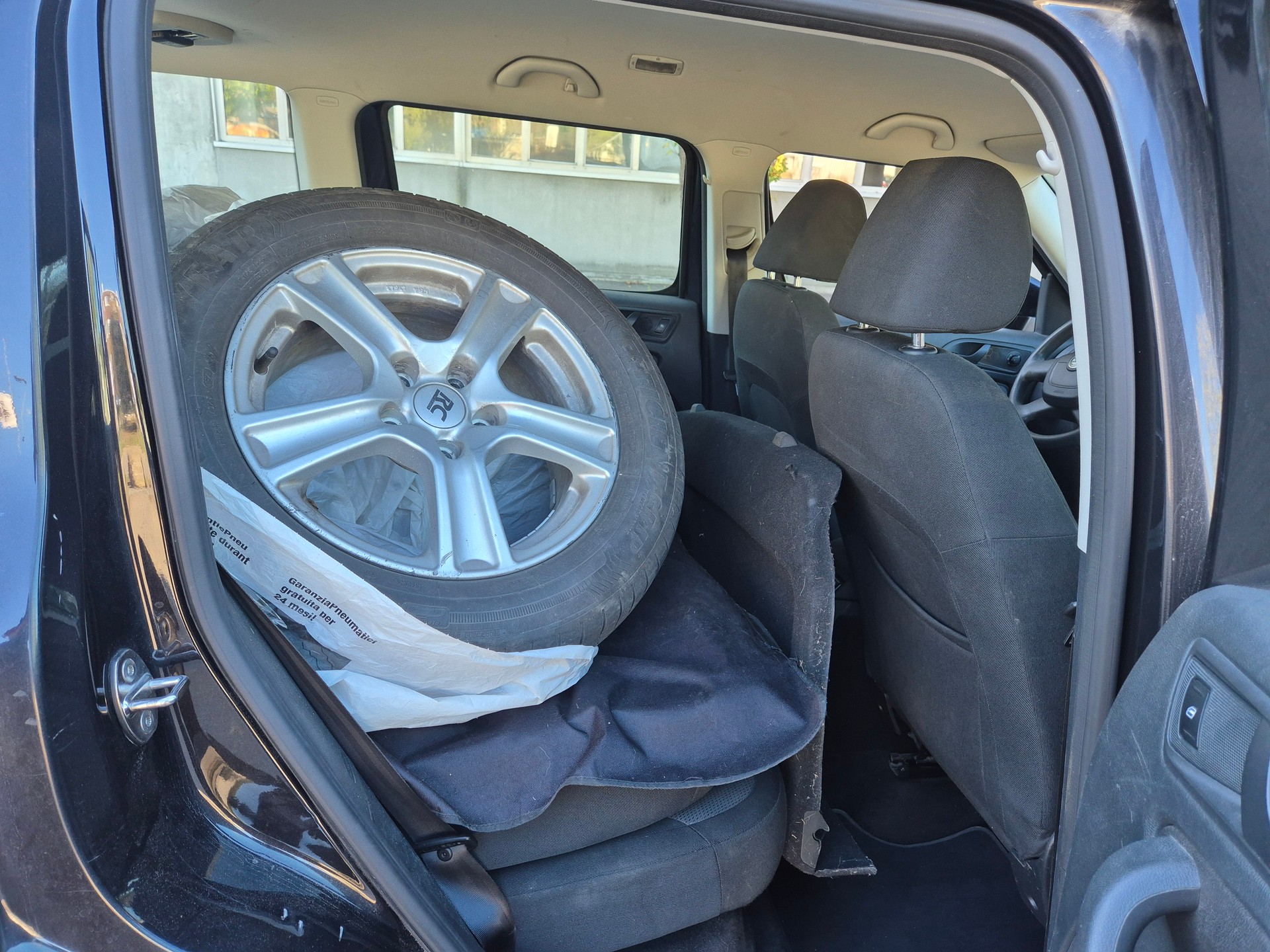 SKODA Yeti 1.8 TSI Active 4x4-image-10