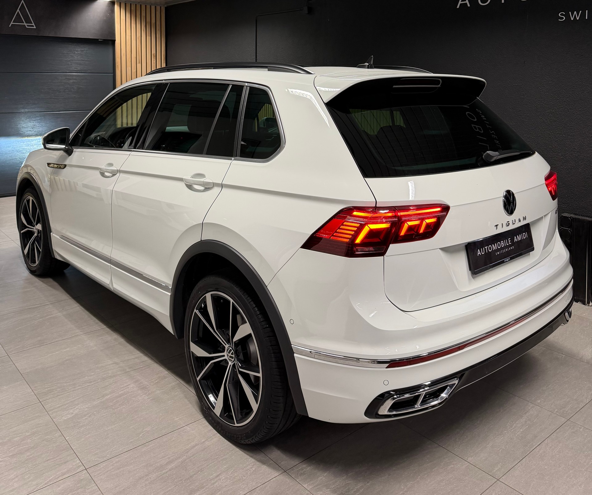 VW Tiguan 2.0 TDI SCR R-Line 4Motion DSG, 36 Monate & 60‘000km GRATIS-SERVICE inbegriffen!-image-4