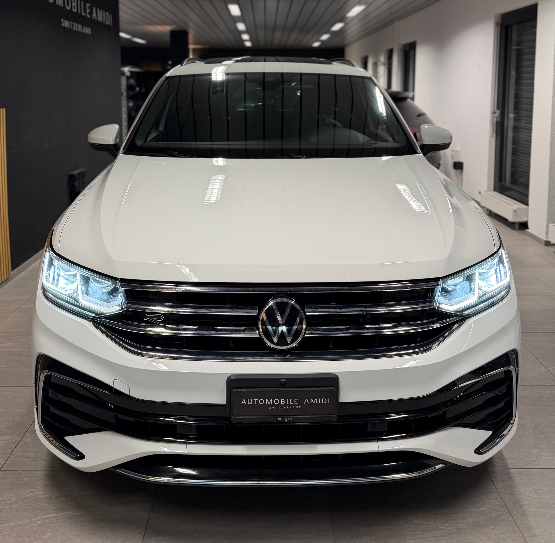 VW Tiguan 2.0 TDI SCR R-Line 4Motion DSG, 36 Monate & 60‘000km GRATIS-SERVICE inbegriffen!-image-1