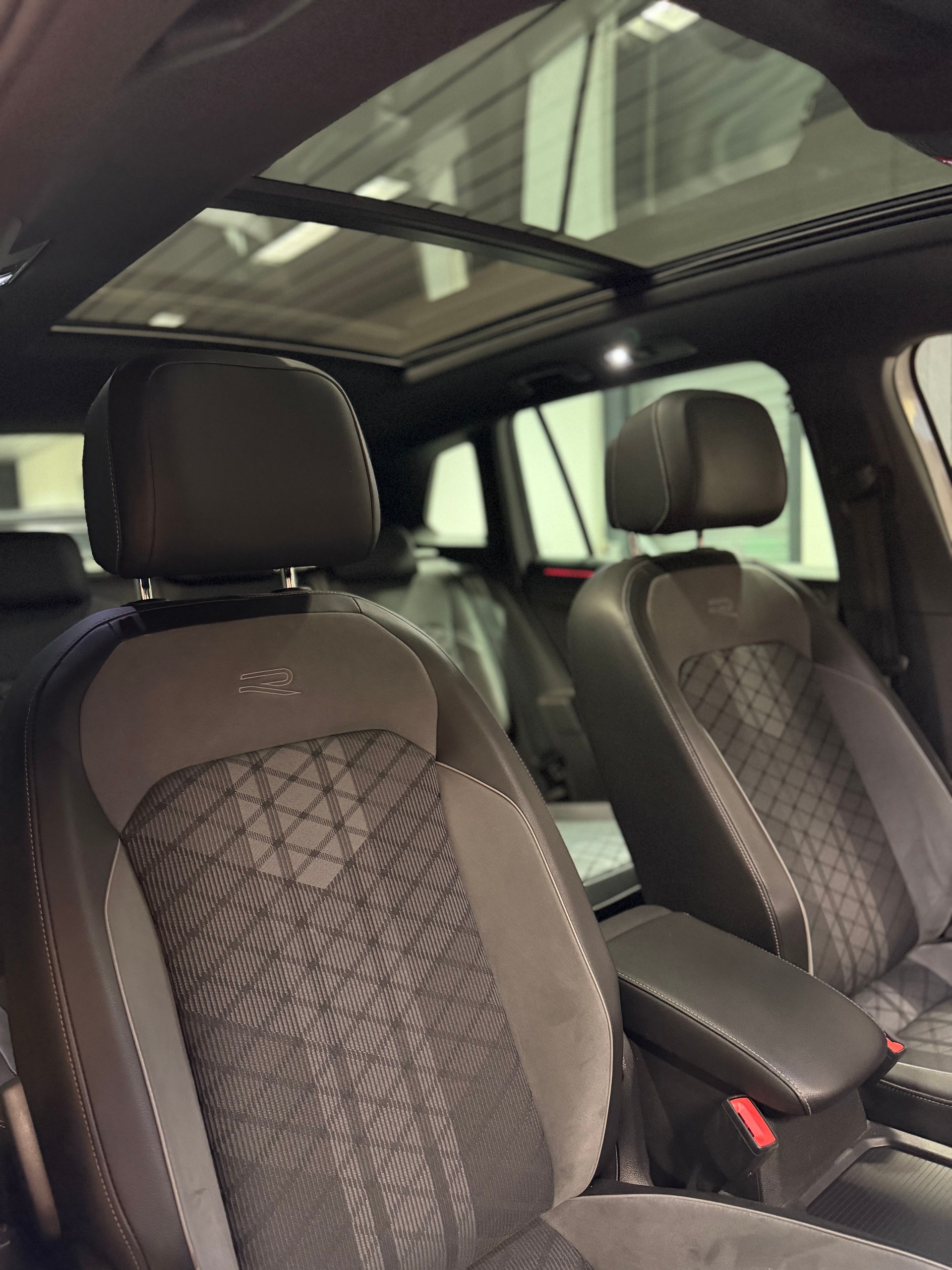 VW Tiguan 2.0 TDI SCR R-Line 4Motion DSG, 36 Monate & 60‘000km GRATIS-SERVICE inbegriffen!-image-12