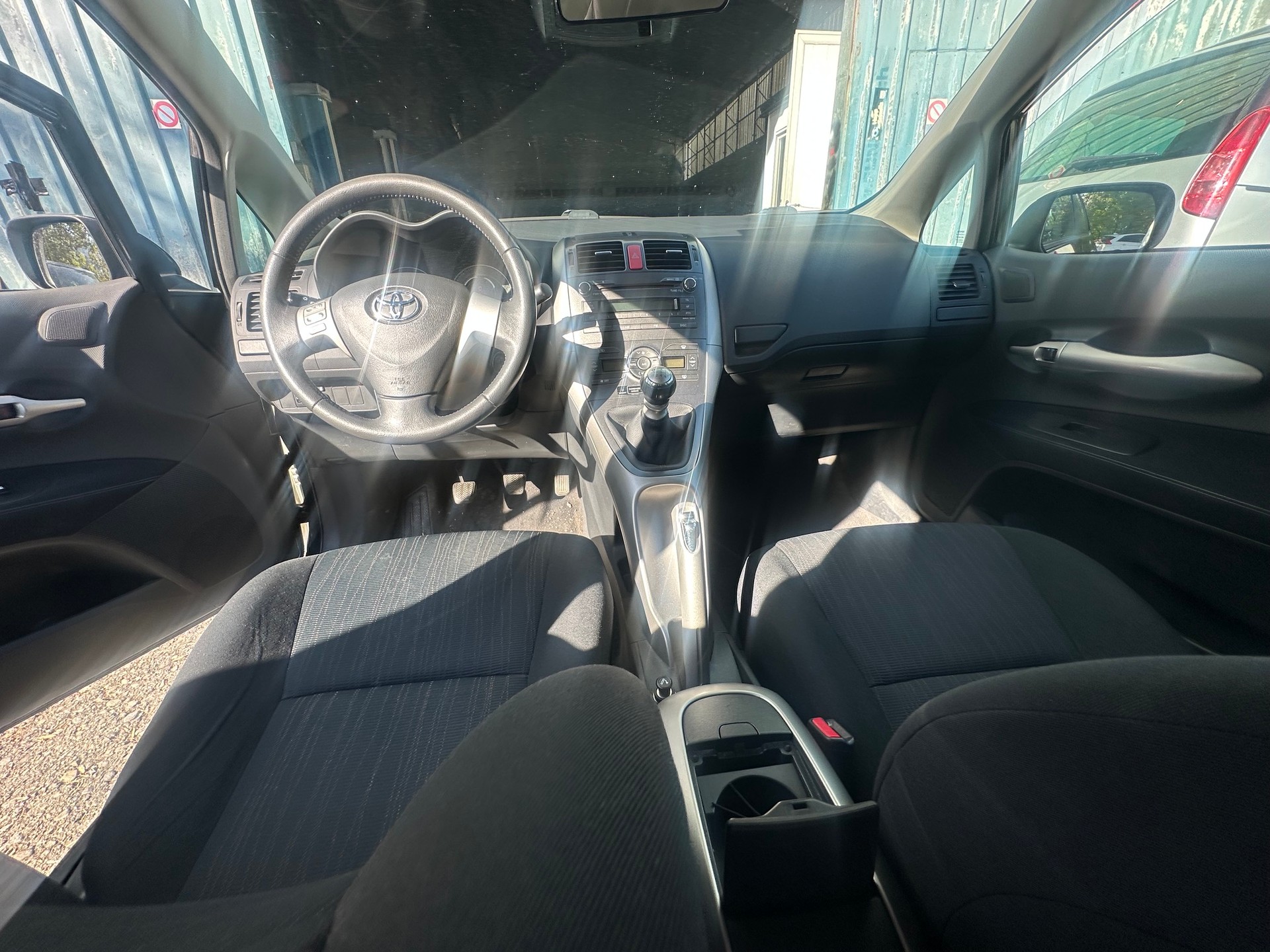 TOYOTA Auris 1.4 D-4D Linea Luna-image-10