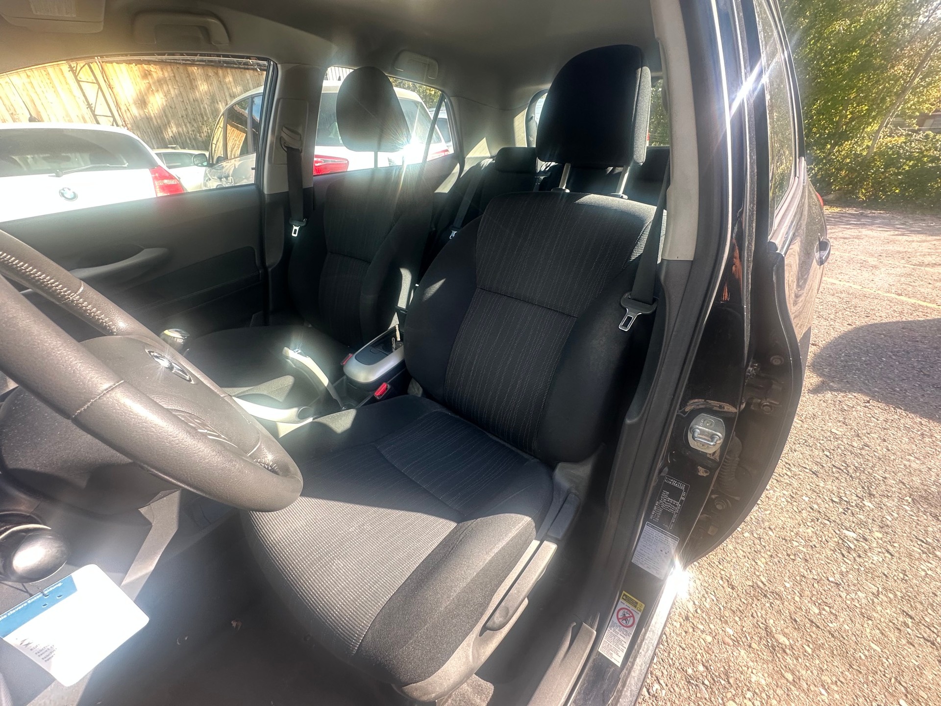 TOYOTA Auris 1.4 D-4D Linea Luna-image-9
