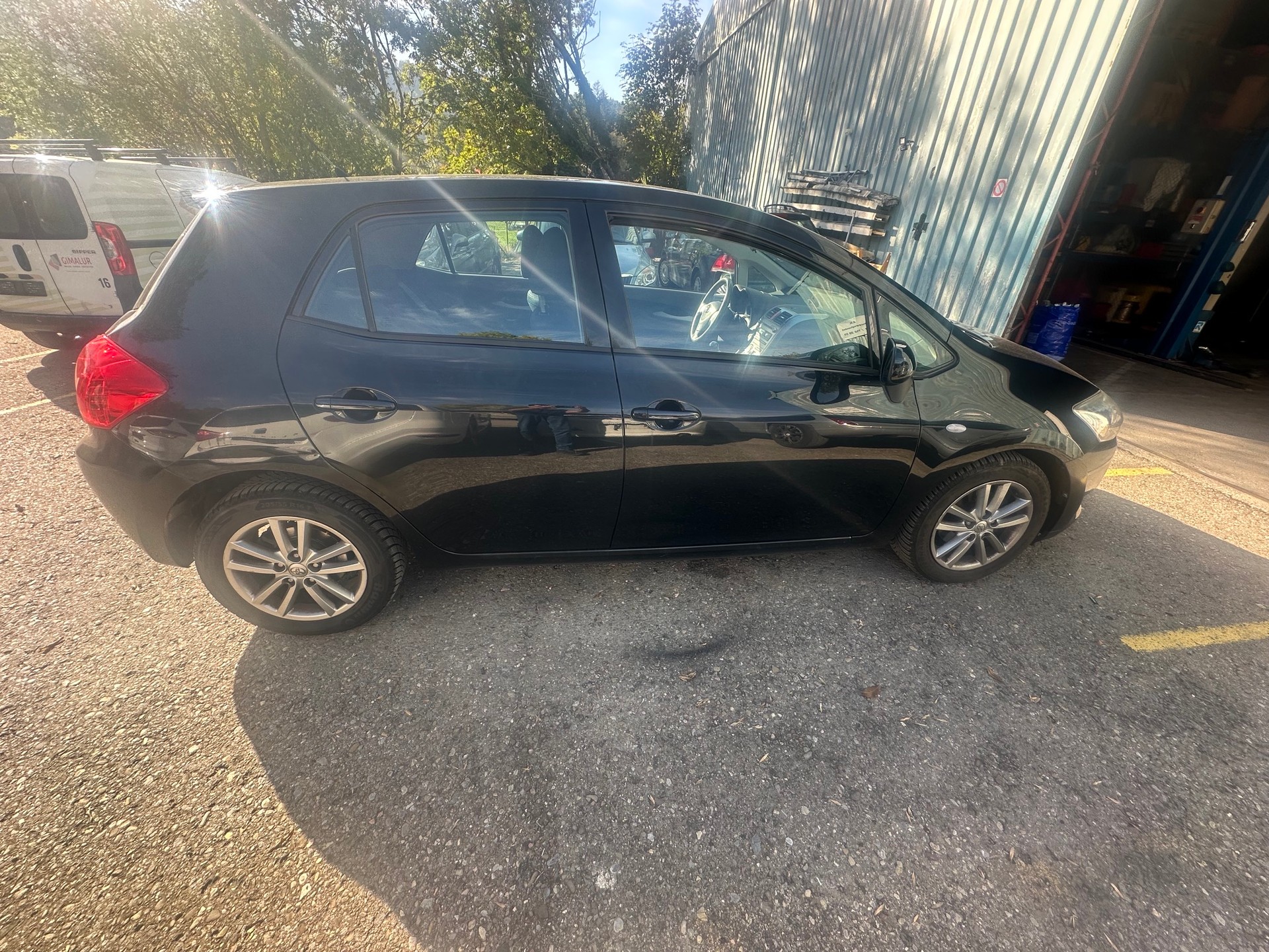 TOYOTA Auris 1.4 D-4D Linea Luna-image-6