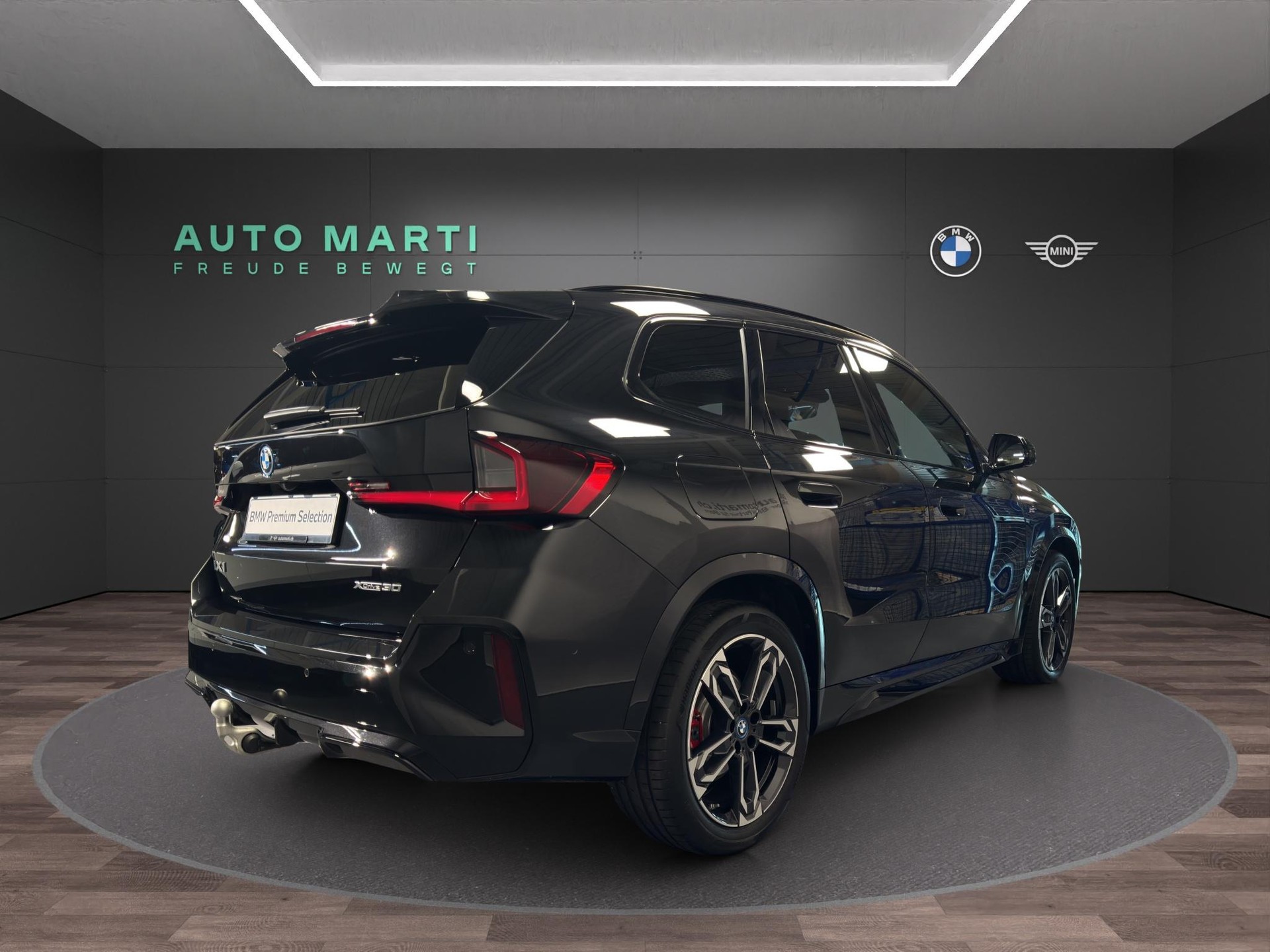 BMW iX1 30 xDrive M Sport-image-4