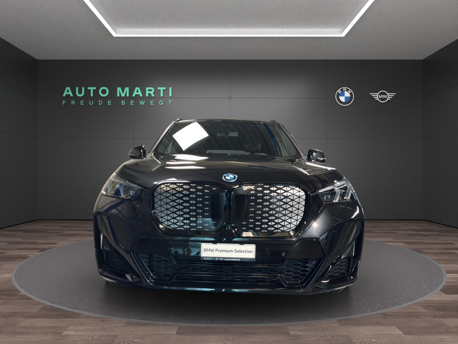BMW iX1 30 xDrive M Sport-image-5
