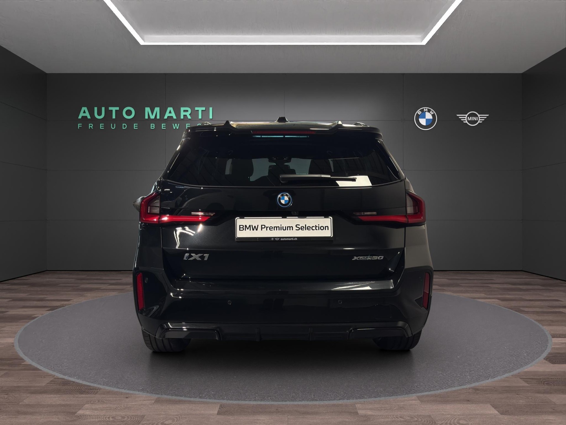BMW iX1 30 xDrive M Sport-image-3