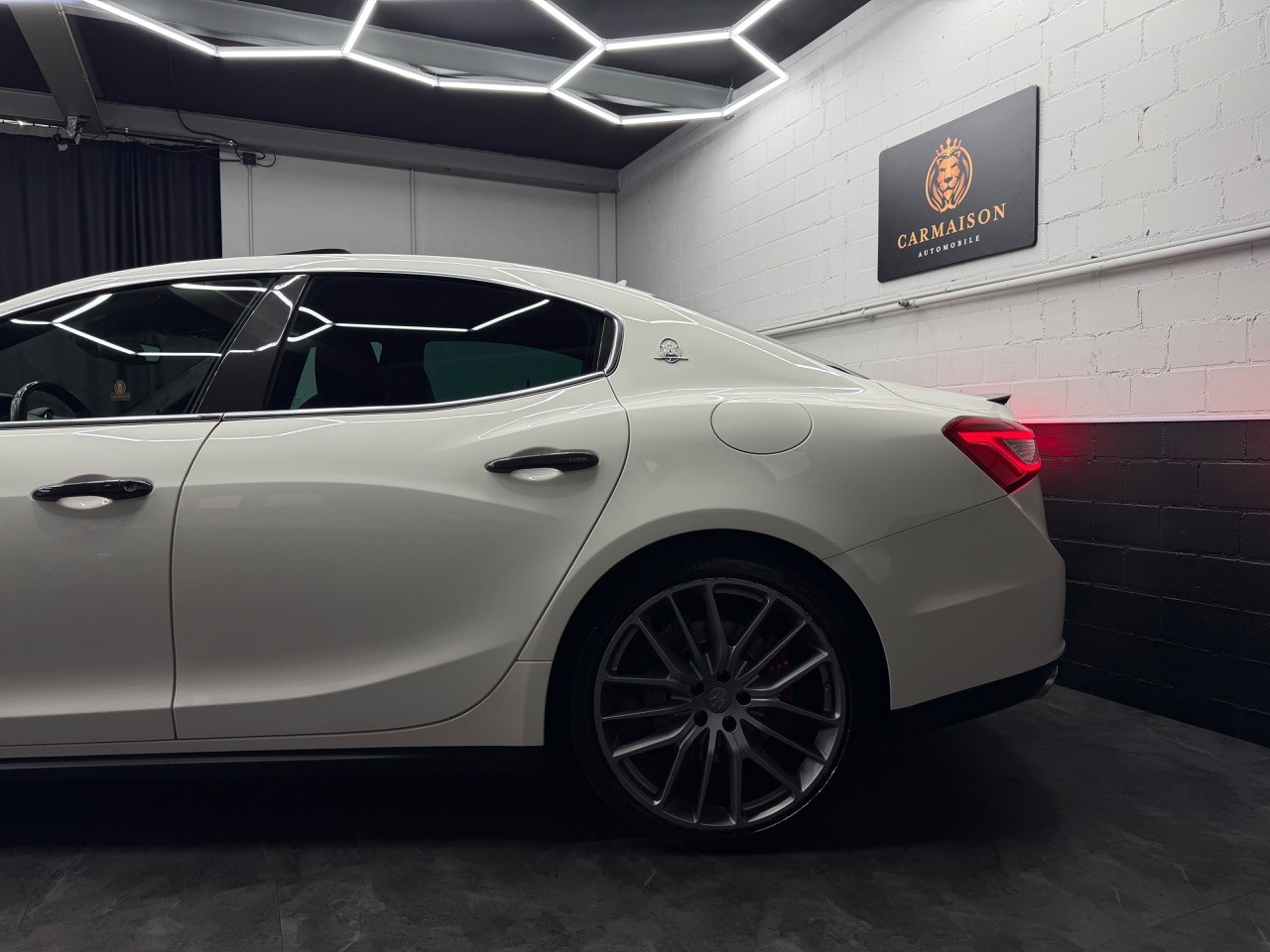 MASERATI Ghibli S Q4 3.0 V6 | Full Carbon Interieur & Exterieur | 360 Kamera | Harman/Kardon | Panoramadach-image-3