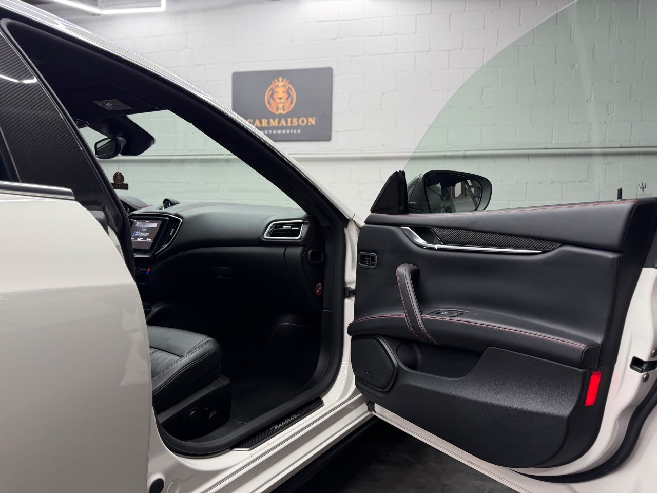 MASERATI Ghibli S Q4 3.0 V6 | Full Carbon Interieur & Exterieur | 360 Kamera | Harman/Kardon | Panoramadach-image-37